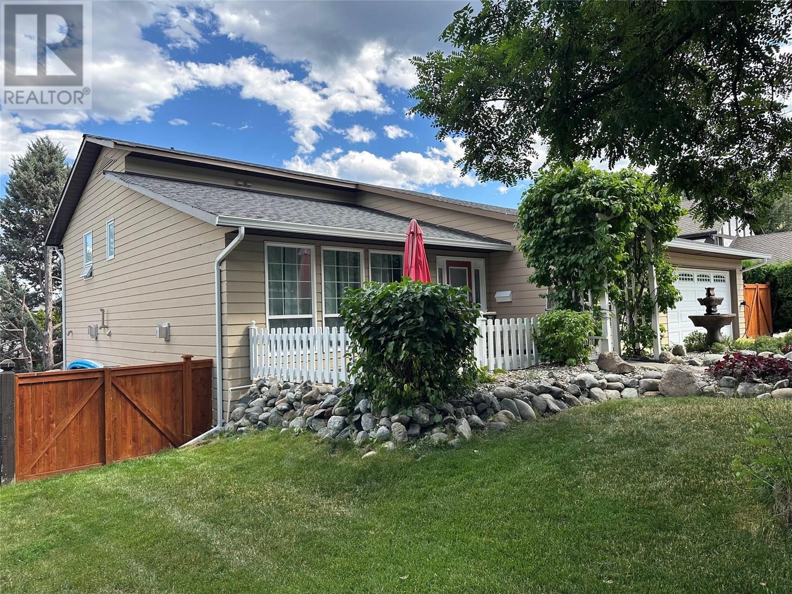 MLS® listing #28615993 for sale located at 2275 MACINTYRE Place