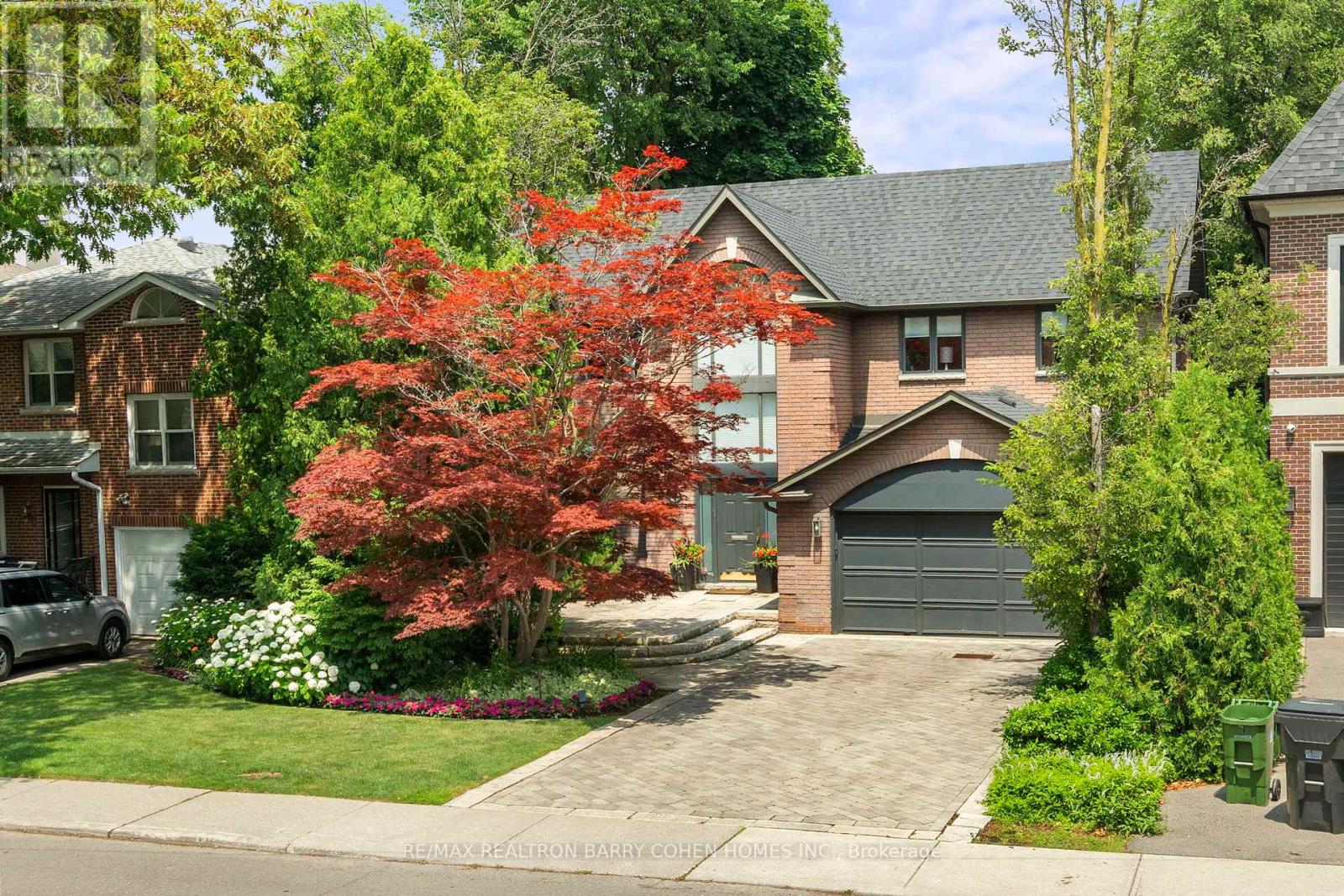 MLS® listing #28617713 for sale located at 566 CASTLEFIELD AVENUE