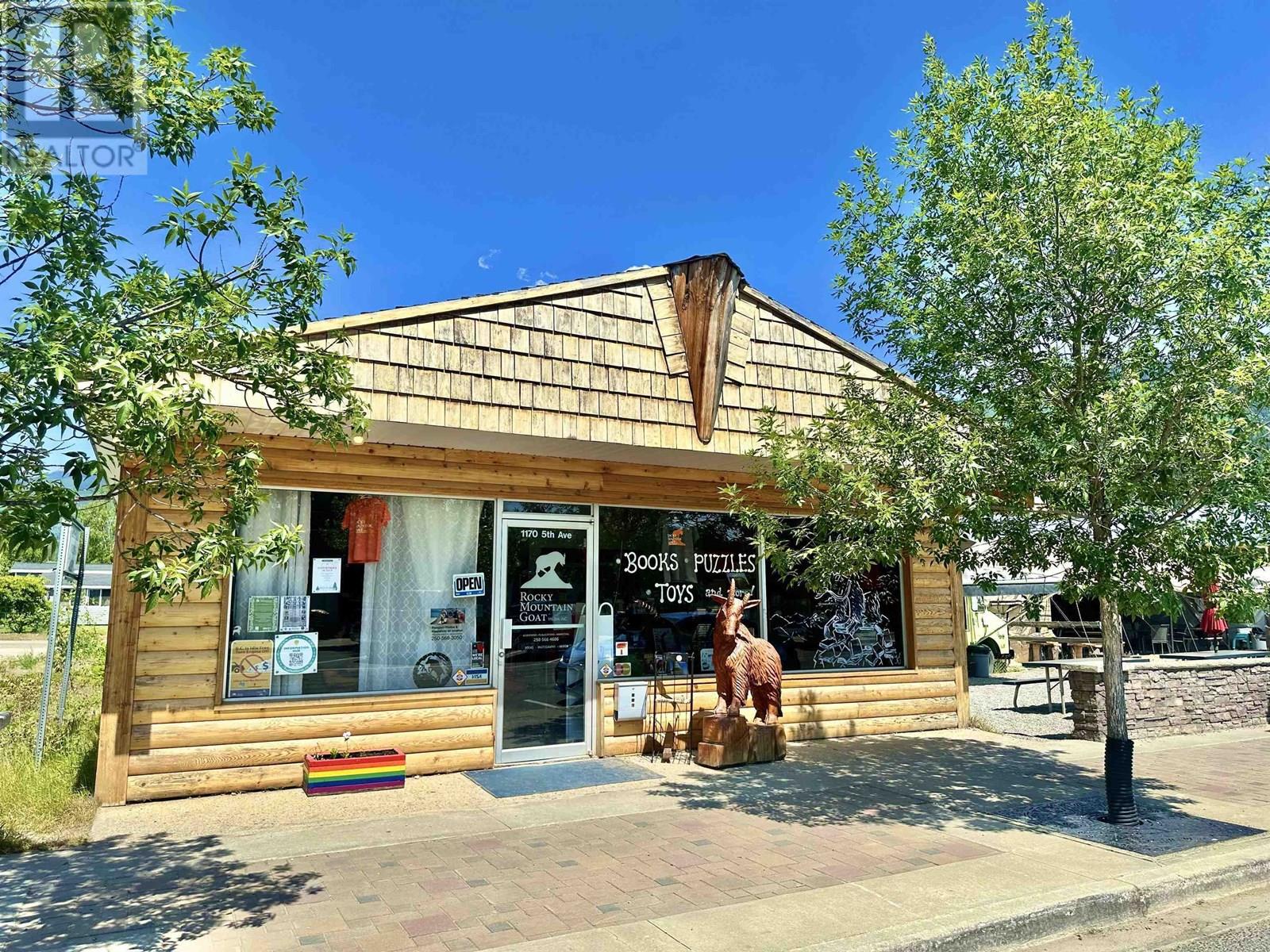 MLS® listing #28619346 for sale located at 1170 5TH AVENUE