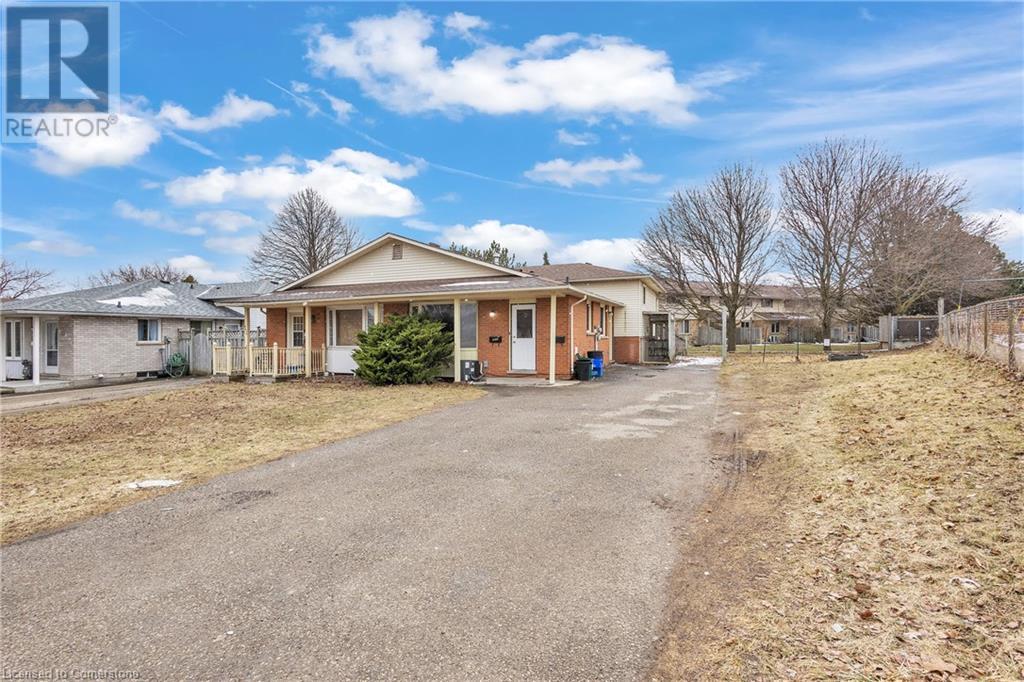 MLS® listing #28619367 for sale located at 501 KINGSCOURT Drive Unit# B