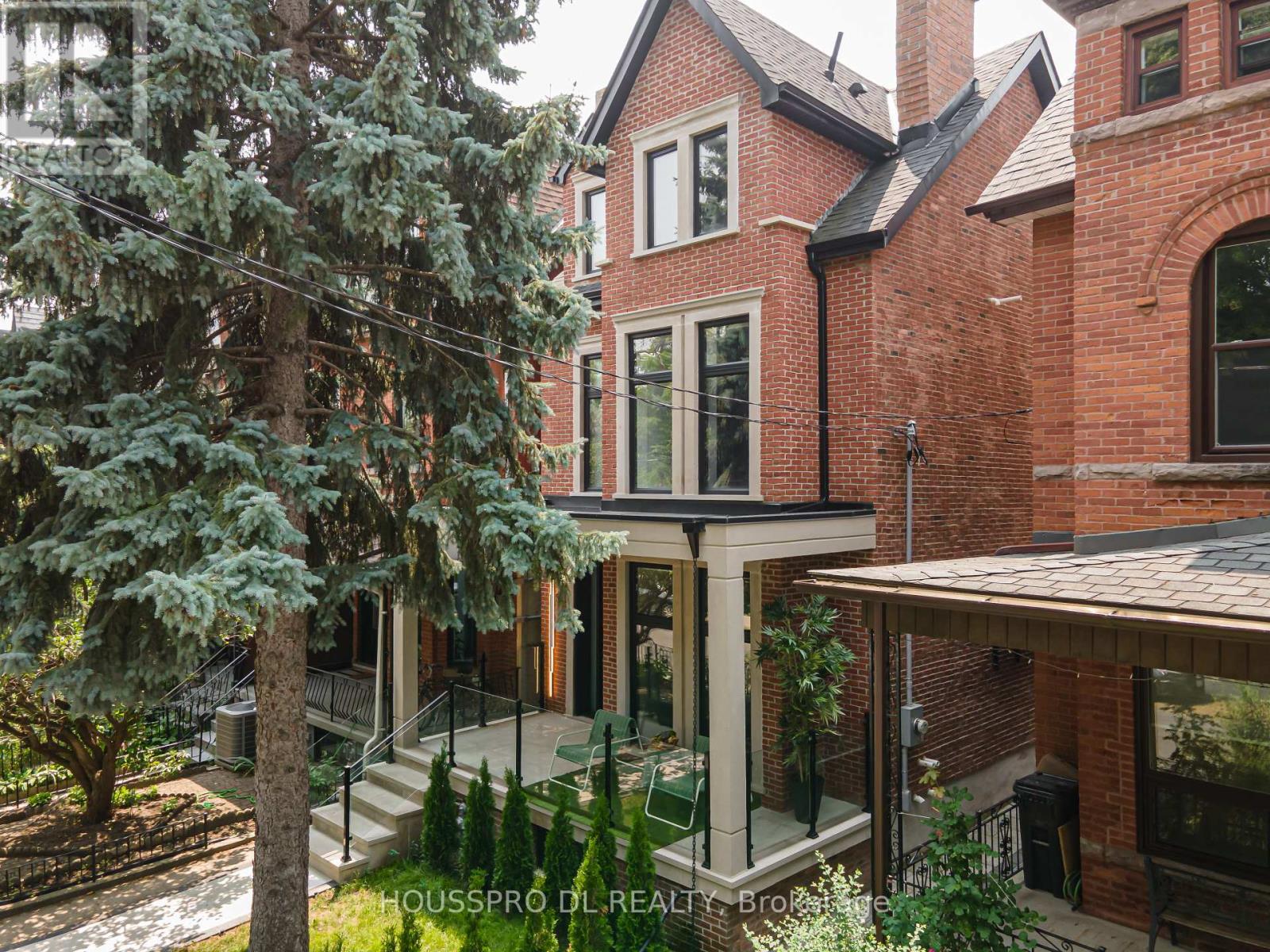 MLS® listing #28641165 for sale located at 82 MAJOR STREET