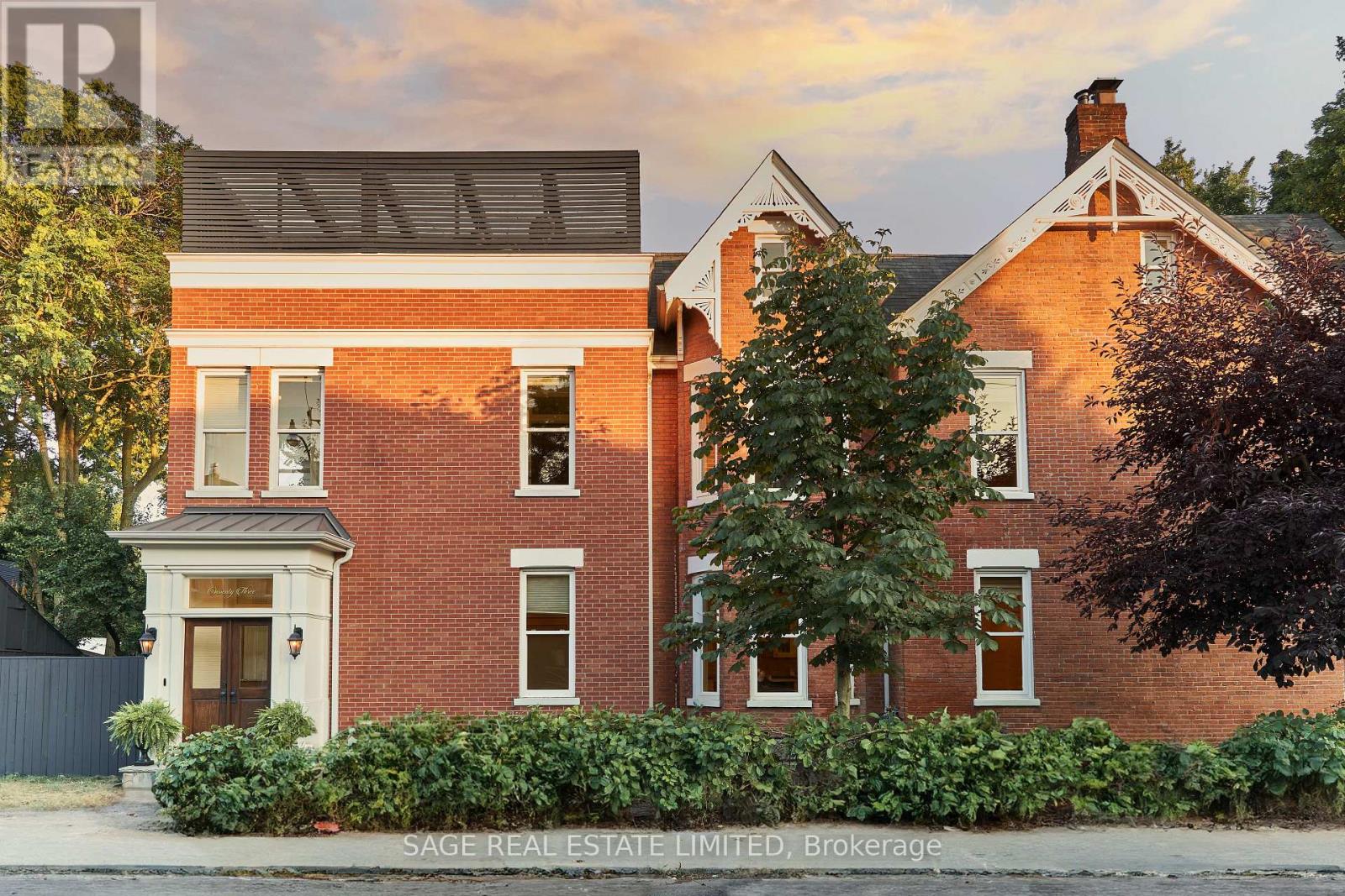 MLS® listing #28645493 for sale located at 73 LAKEVIEW AVENUE