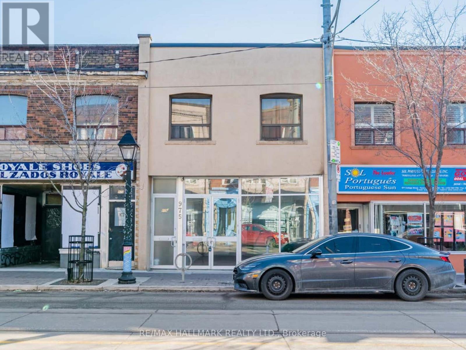 MLS® listing #28651398 for sale located at 975 COLLEGE STREET W