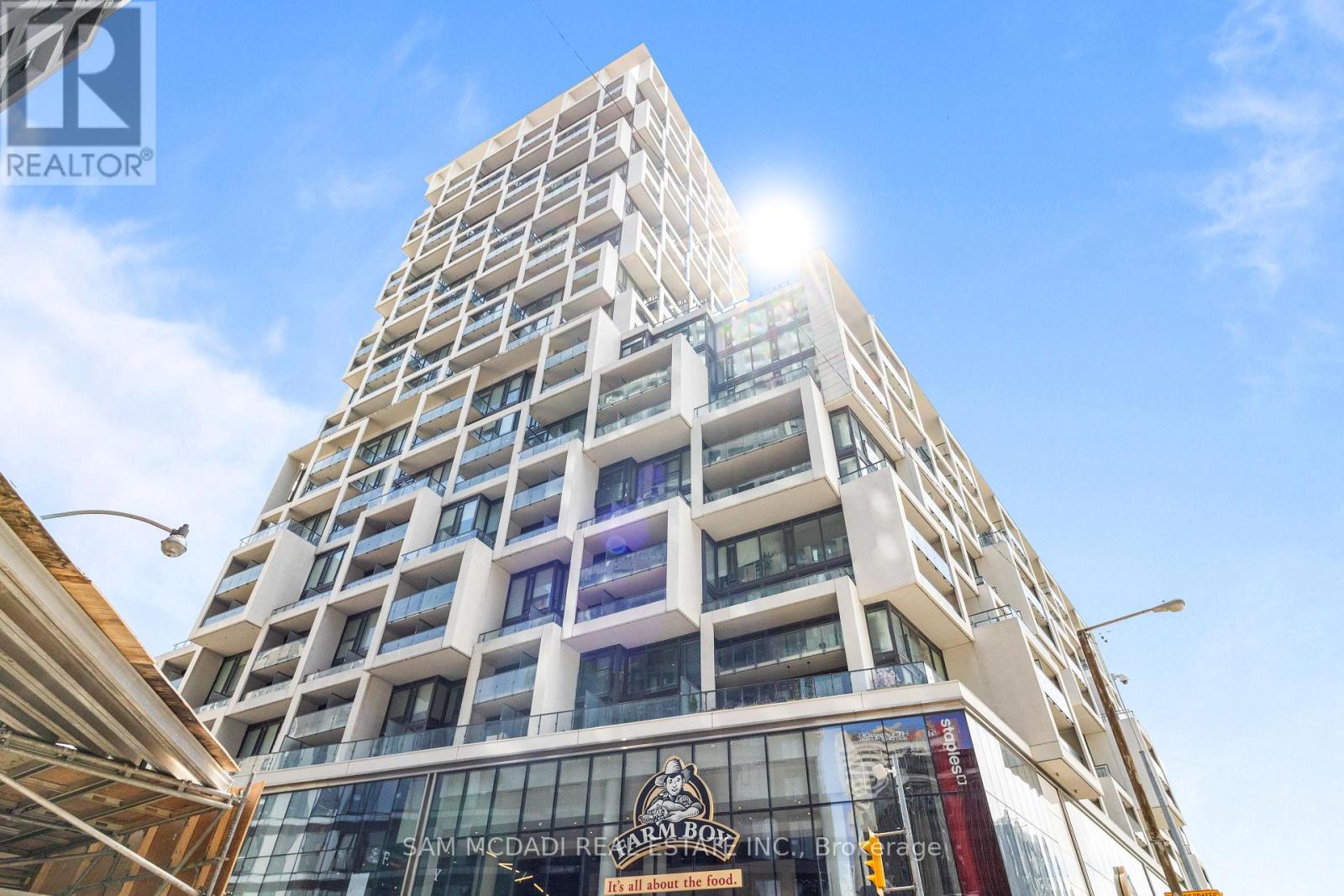 MLS® listing #28655960 for sale located at 802 - 5 SOUDAN AVENUE
