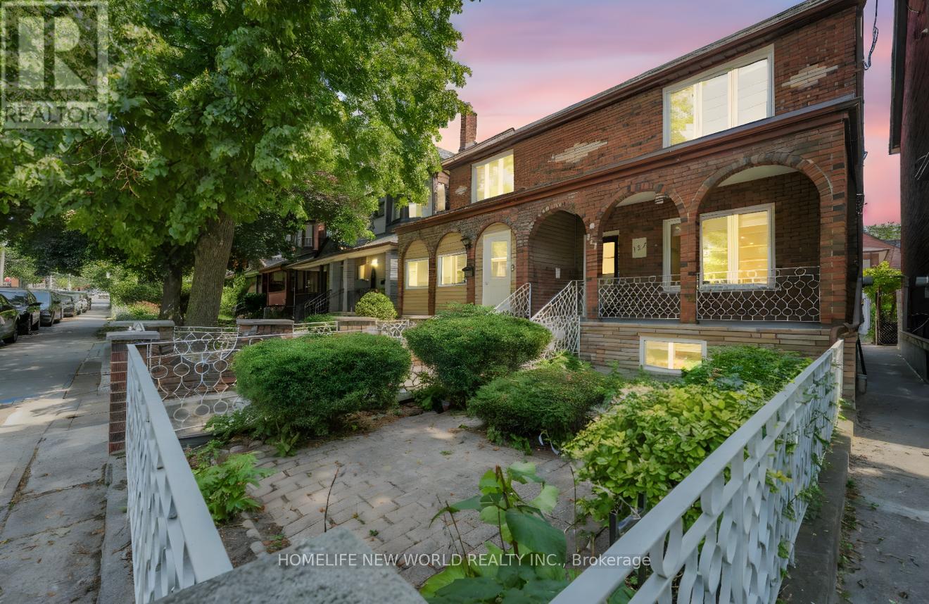 MLS® listing #28659276 for sale located at 137 GLADSTONE AVENUE