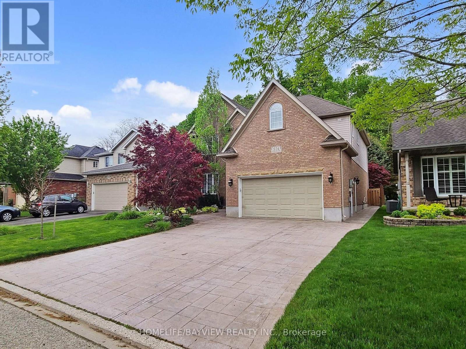 MLS® listing #28669506 for sale located at 574 SANDBANKS CRESCENT