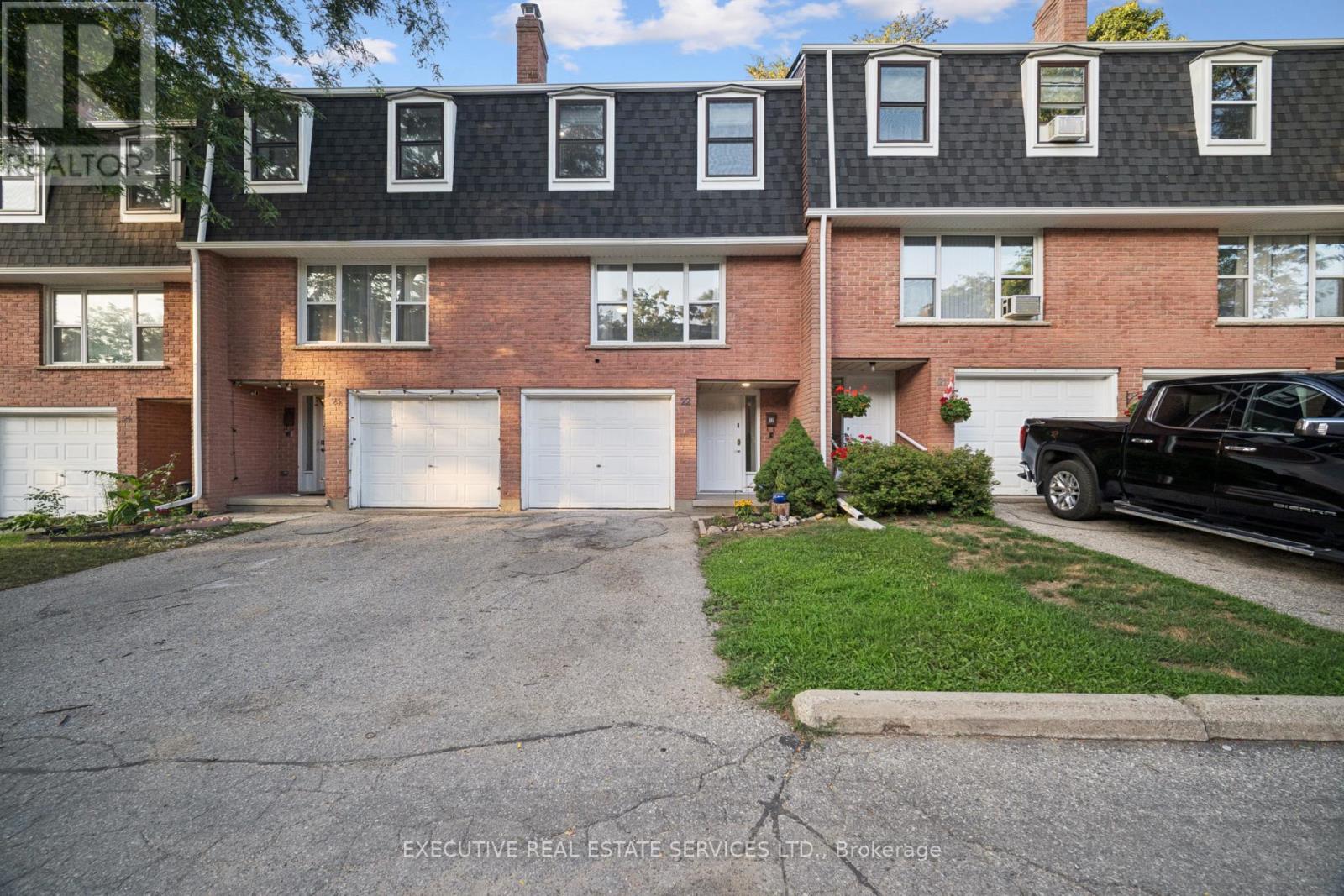 MLS® listing #28670592 for sale located at 22 - 100 BLUEVALE STREET N