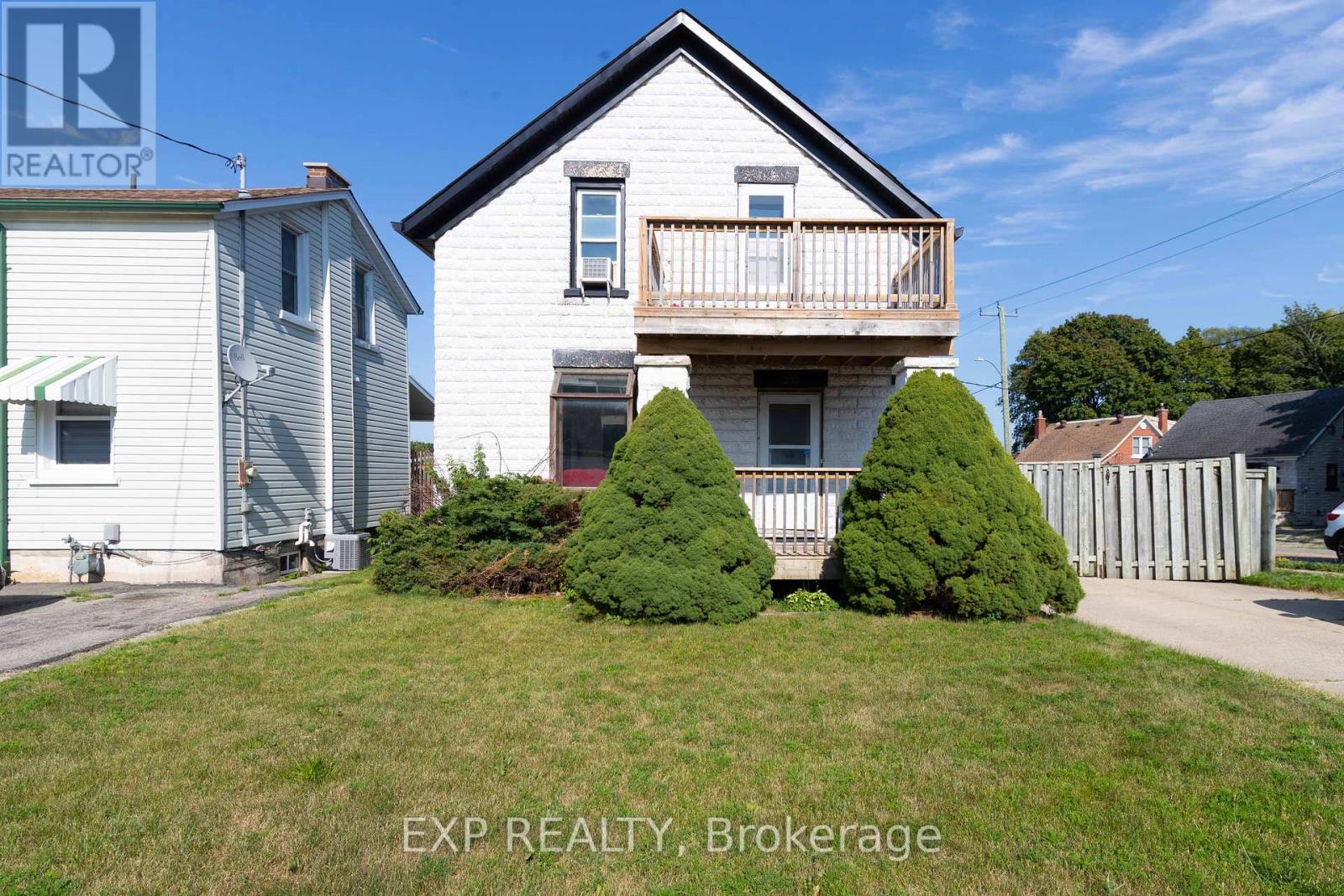 MLS® listing #28672336 for sale located at 200 LANCASTER STREET