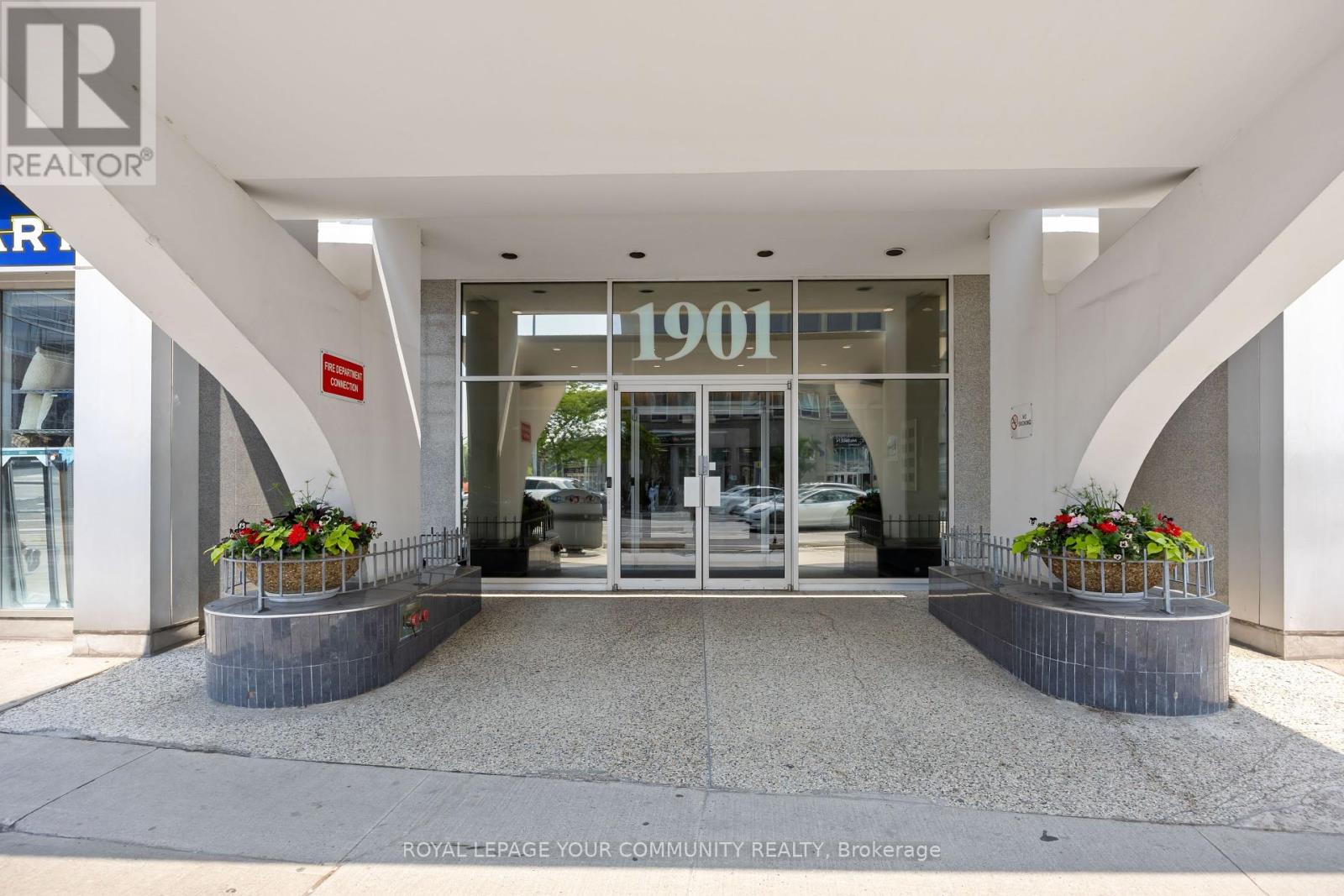 MLS® listing #28674915 for sale located at 902 - 1901 YONGE STREET