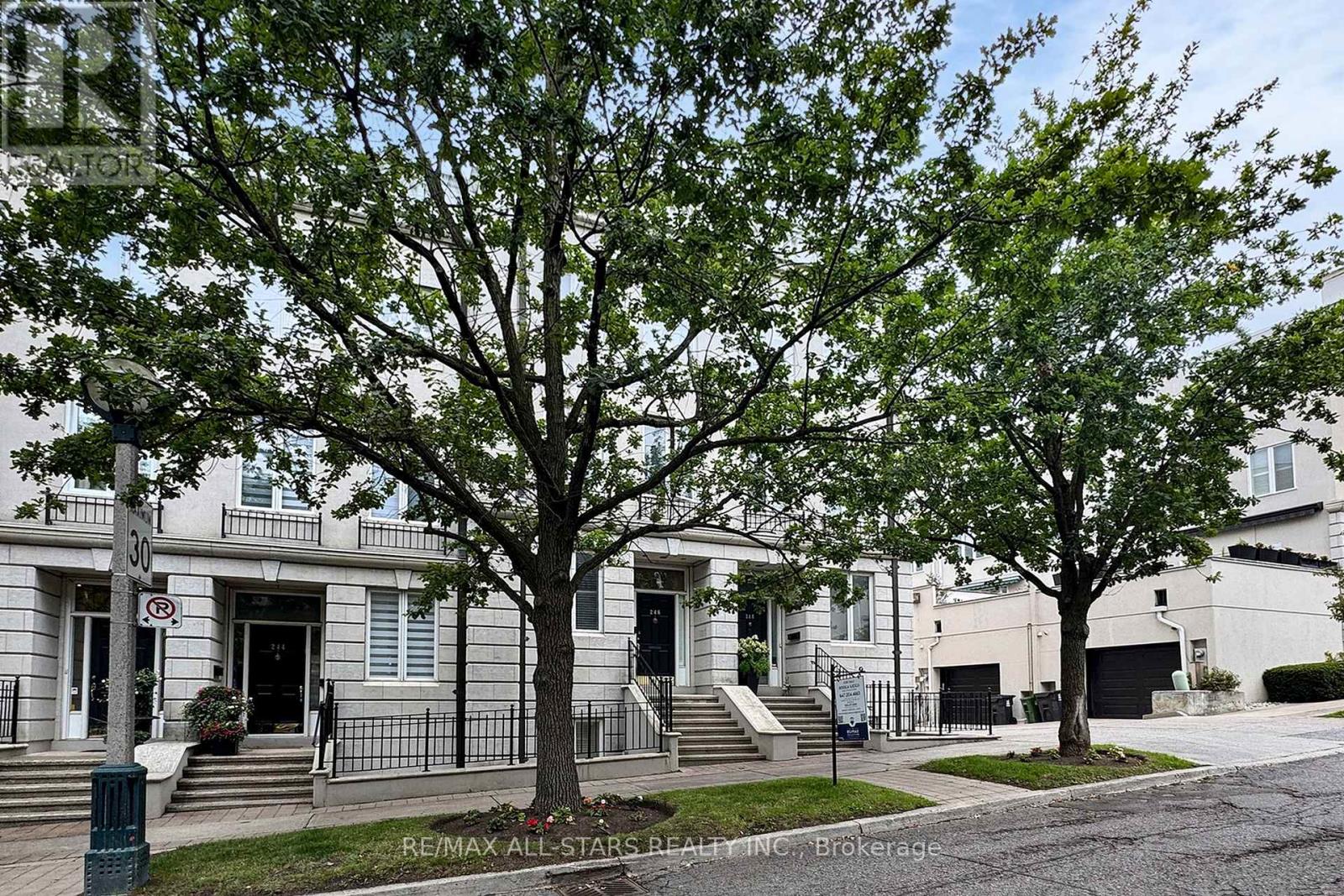 MLS® listing #28675940 for sale located at 246 WALMER ROAD