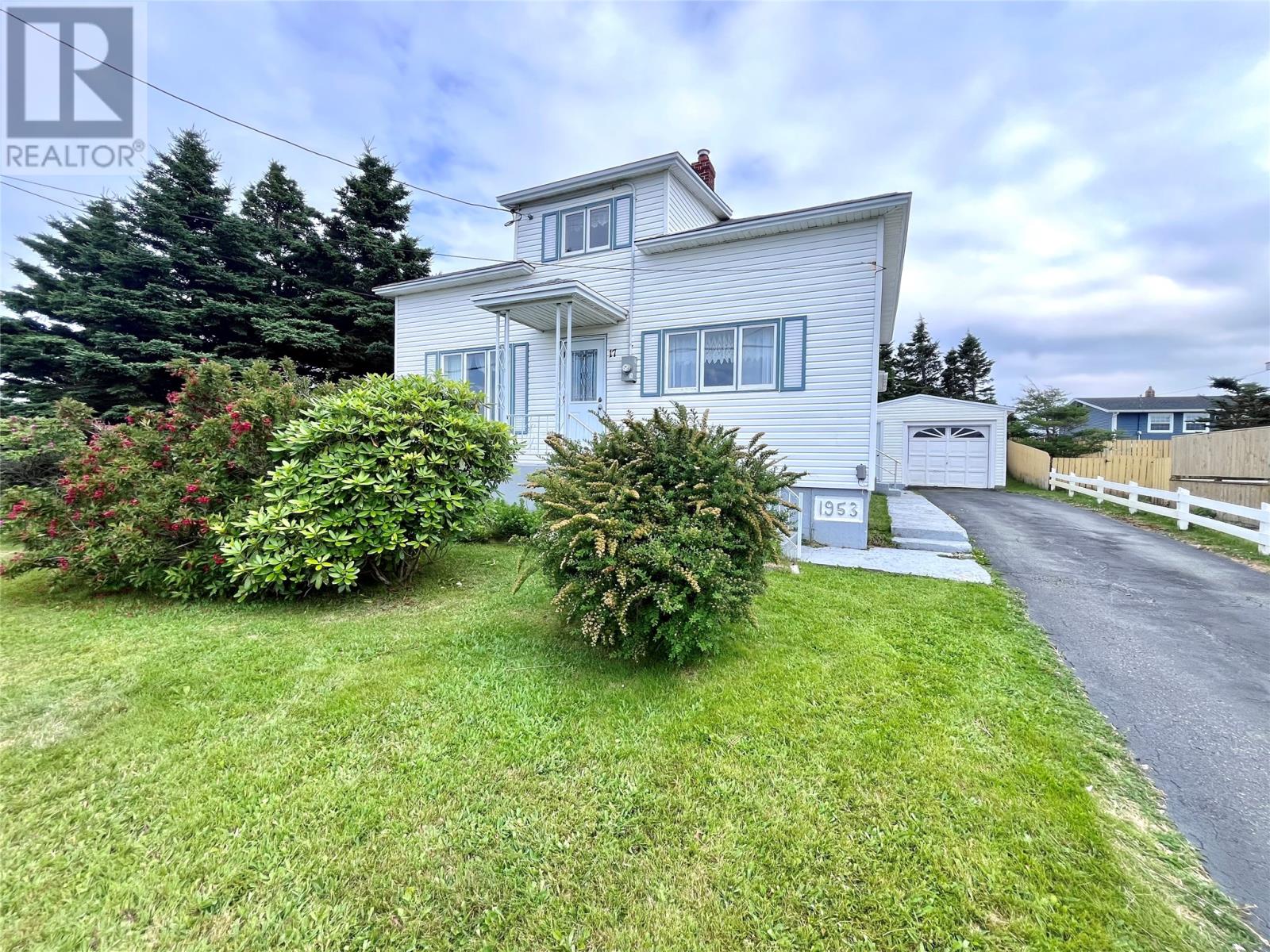 MLS® listing #28678592 for sale located at 17 Riverside East Street