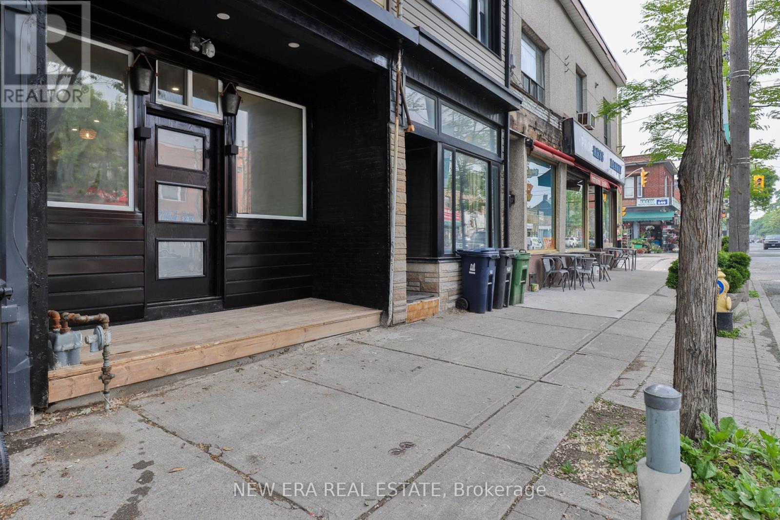 MLS® listing #28680958 for sale located at 990 DOVERCOURT ROAD
