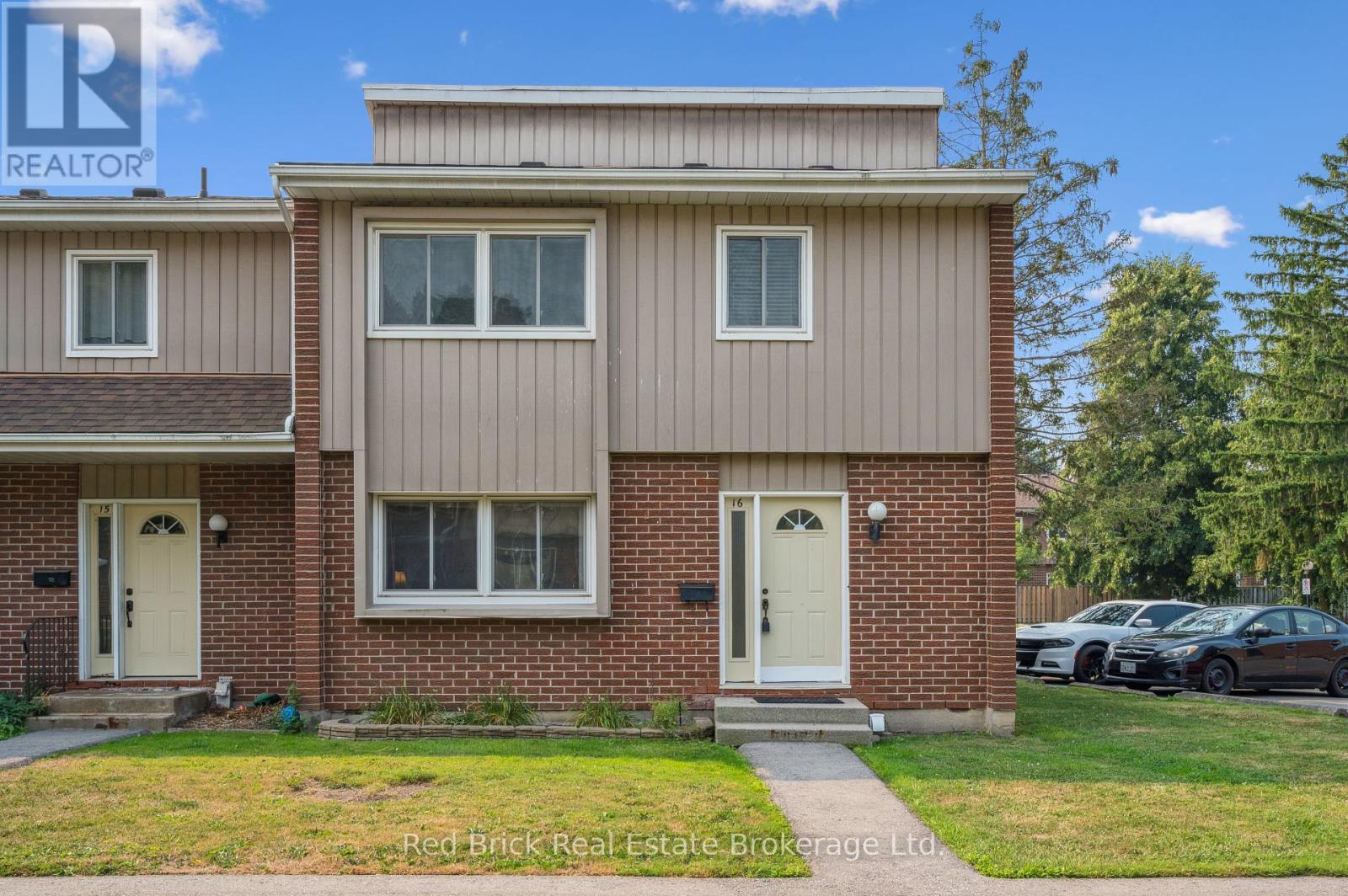 MLS® listing #28688879 for sale located at 16 - 121 UNIVERSITY AVENUE E