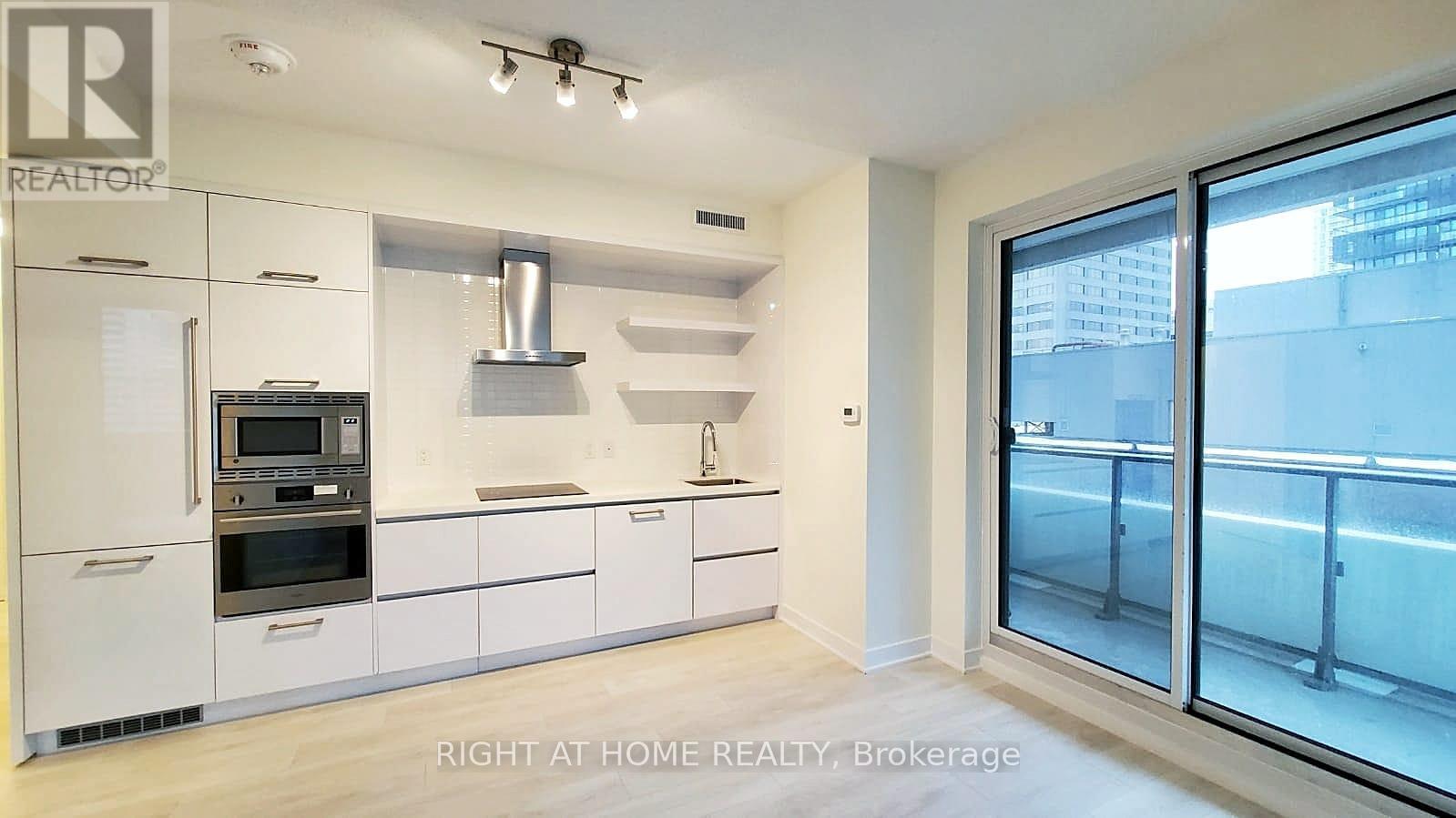 MLS® listing #28697387 for sale located at 902 - 2221 YONGE STREET