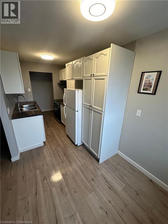 MLS® listing #28698033 for sale located at 705 GLEN FORREST Boulevard Unit# 03