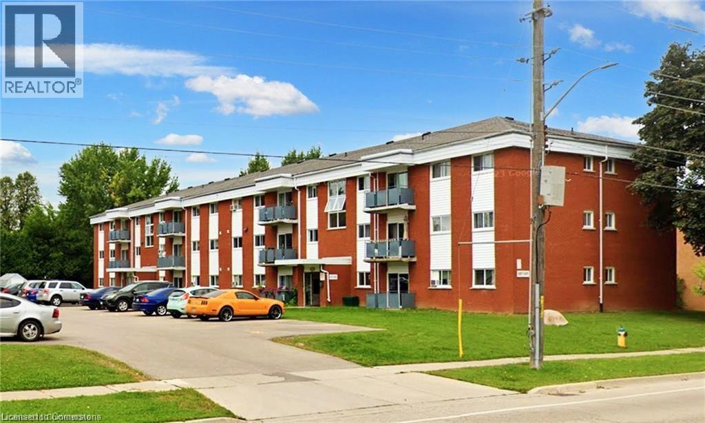 MLS® listing #28703787 for sale located at 529 PARKSIDE Drive Unit# 7