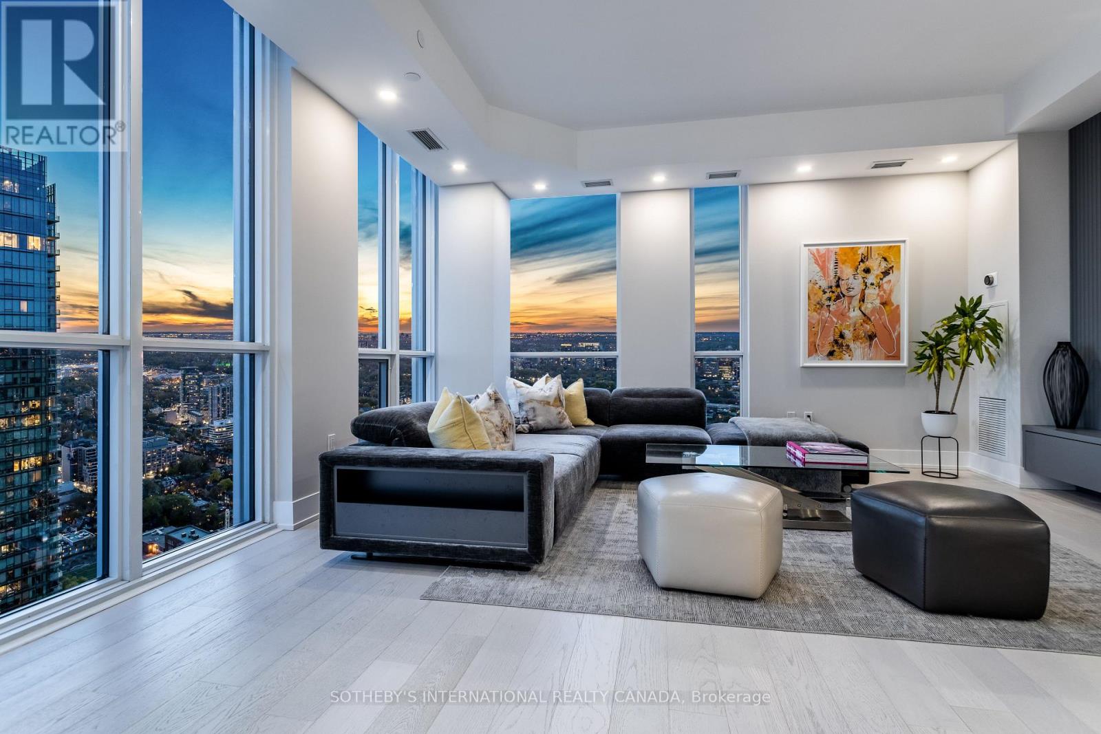 MLS® listing #28708042 for sale located at 5405 - 1 YORKVILLE AVENUE