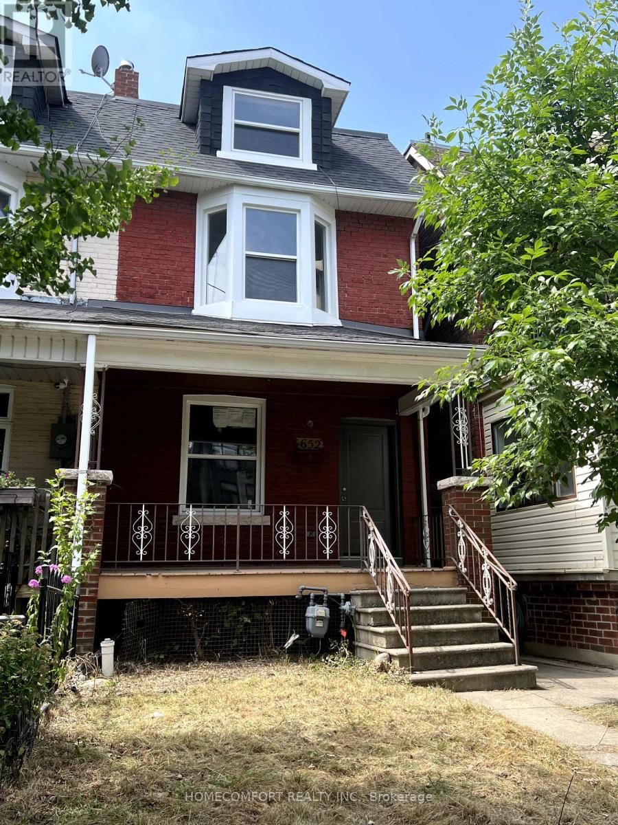 MLS® listing #28713554 for sale located at 652 CRAWFORD STREET