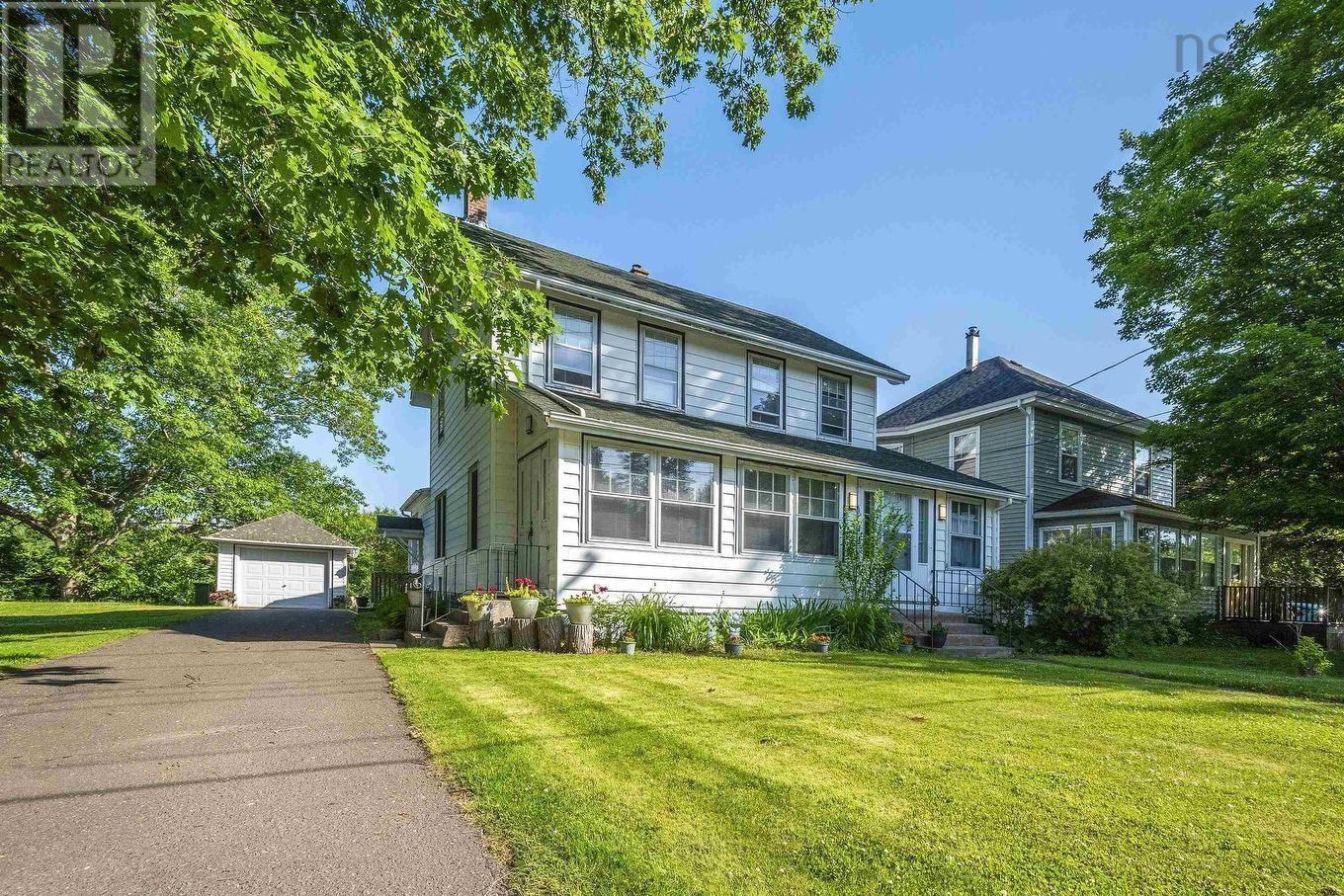 MLS® listing #28715803 for sale located at 68 Connaught Avenue
