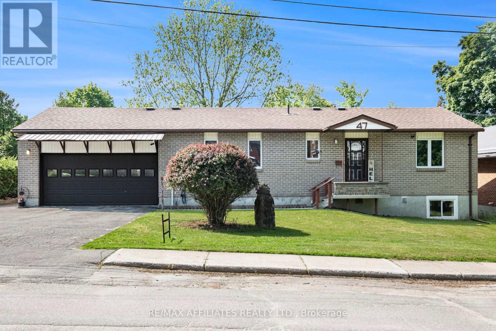 MLS® listing #28715858 for sale located at 47 GLADSTONE AVENUE