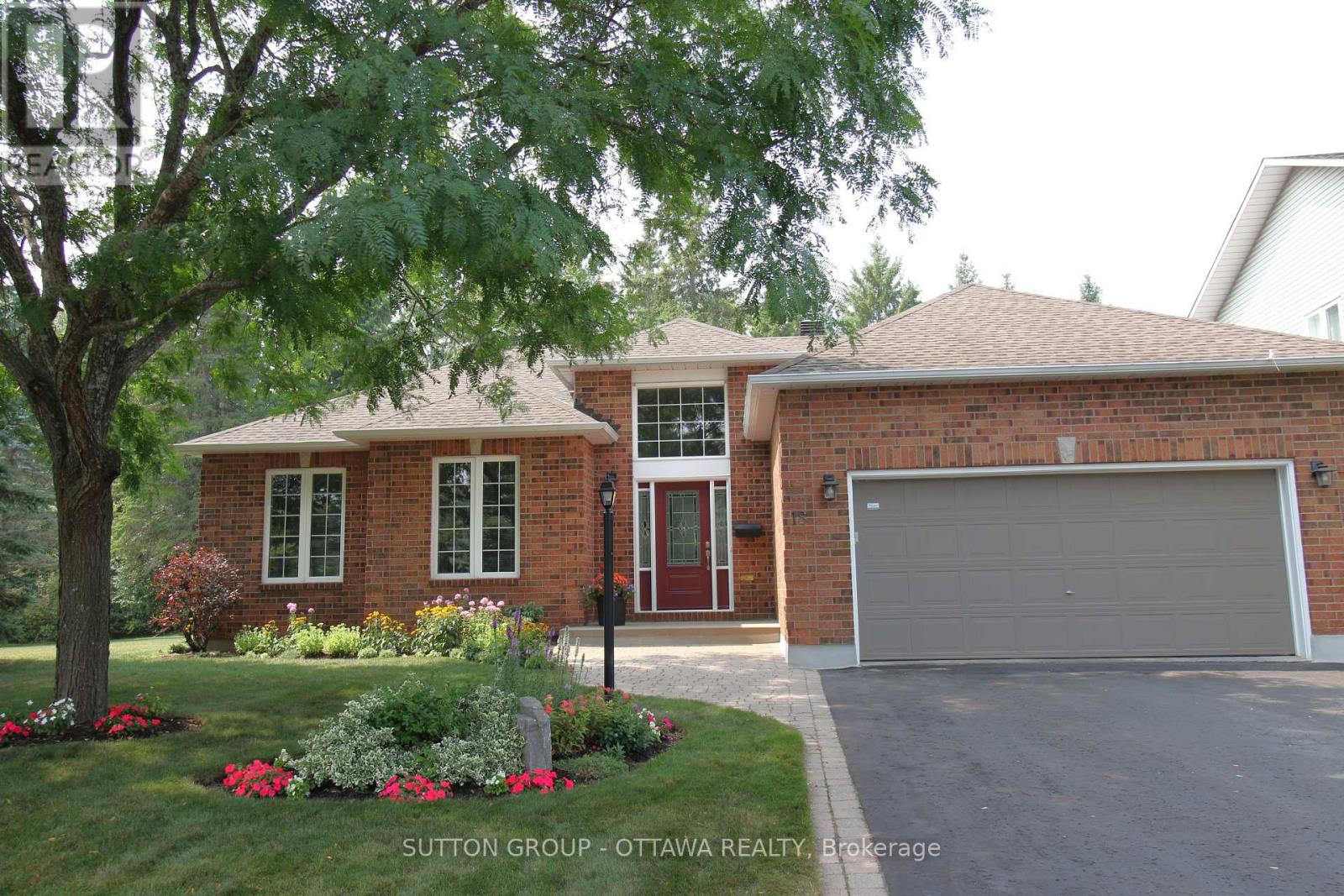 MLS® listing #28715865 for sale located at 18 SIROCCO CRESCENT