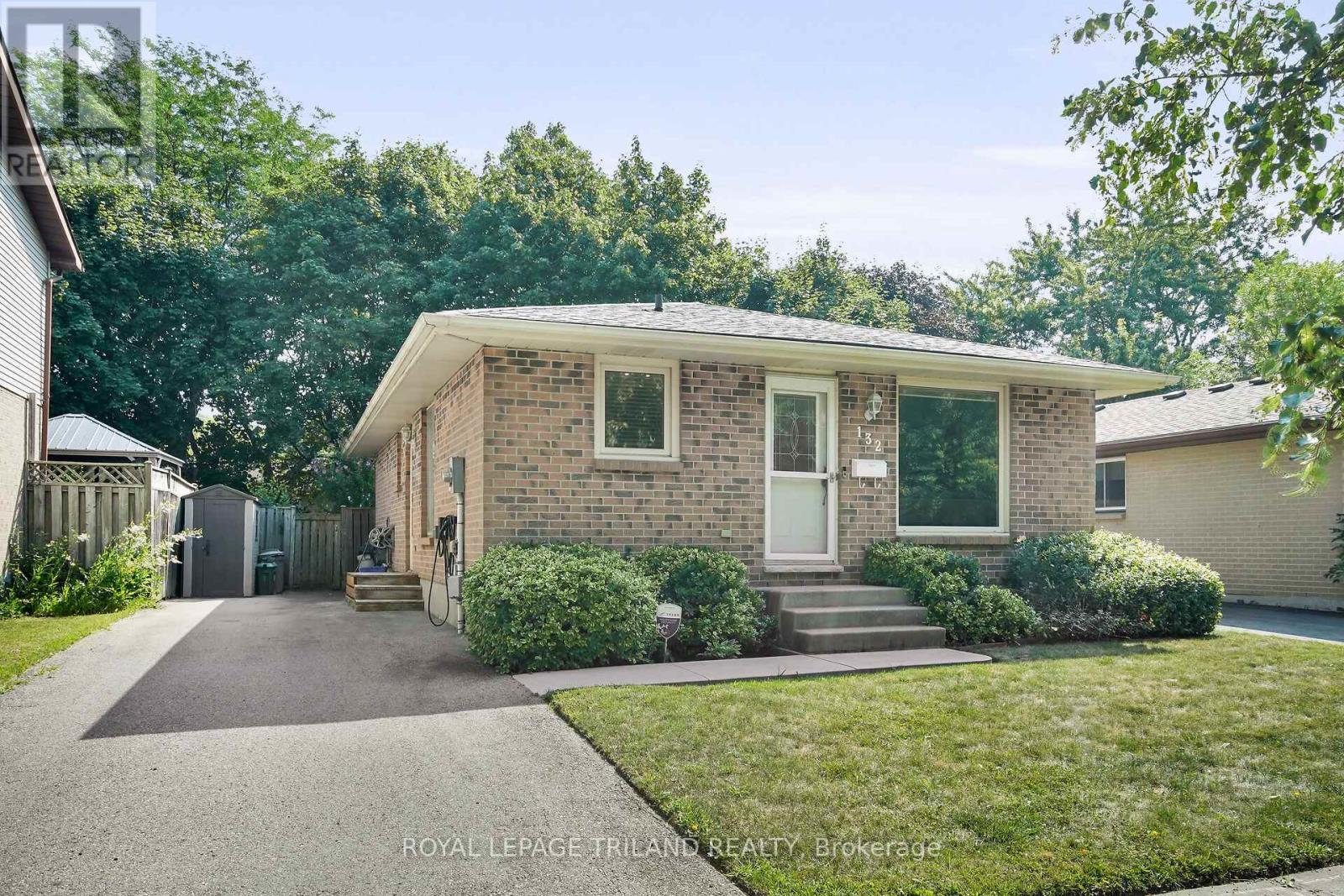 MLS® listing #28715985 for sale located at 132 ARDSLEY CRESCENT