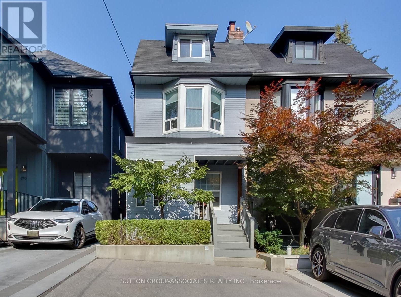 MLS® listing #28722232 for sale located at 177 HUMEWOOD DRIVE