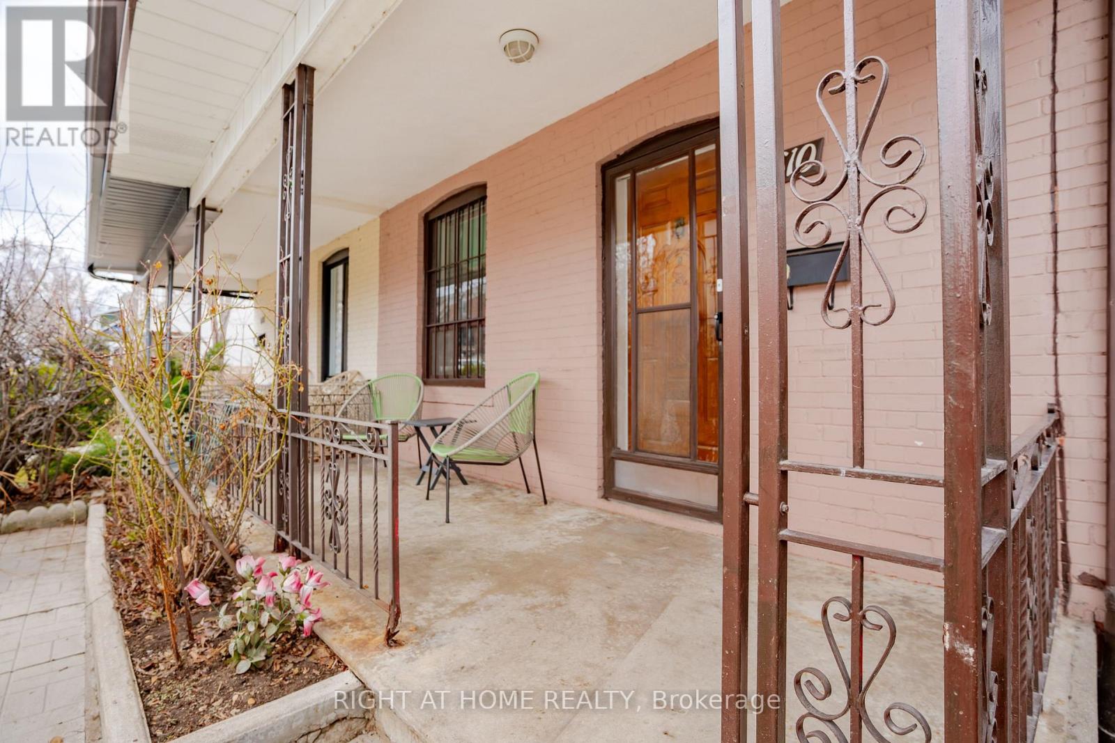 MLS® listing #28724083 for sale located at 610 LAUDER AVENUE