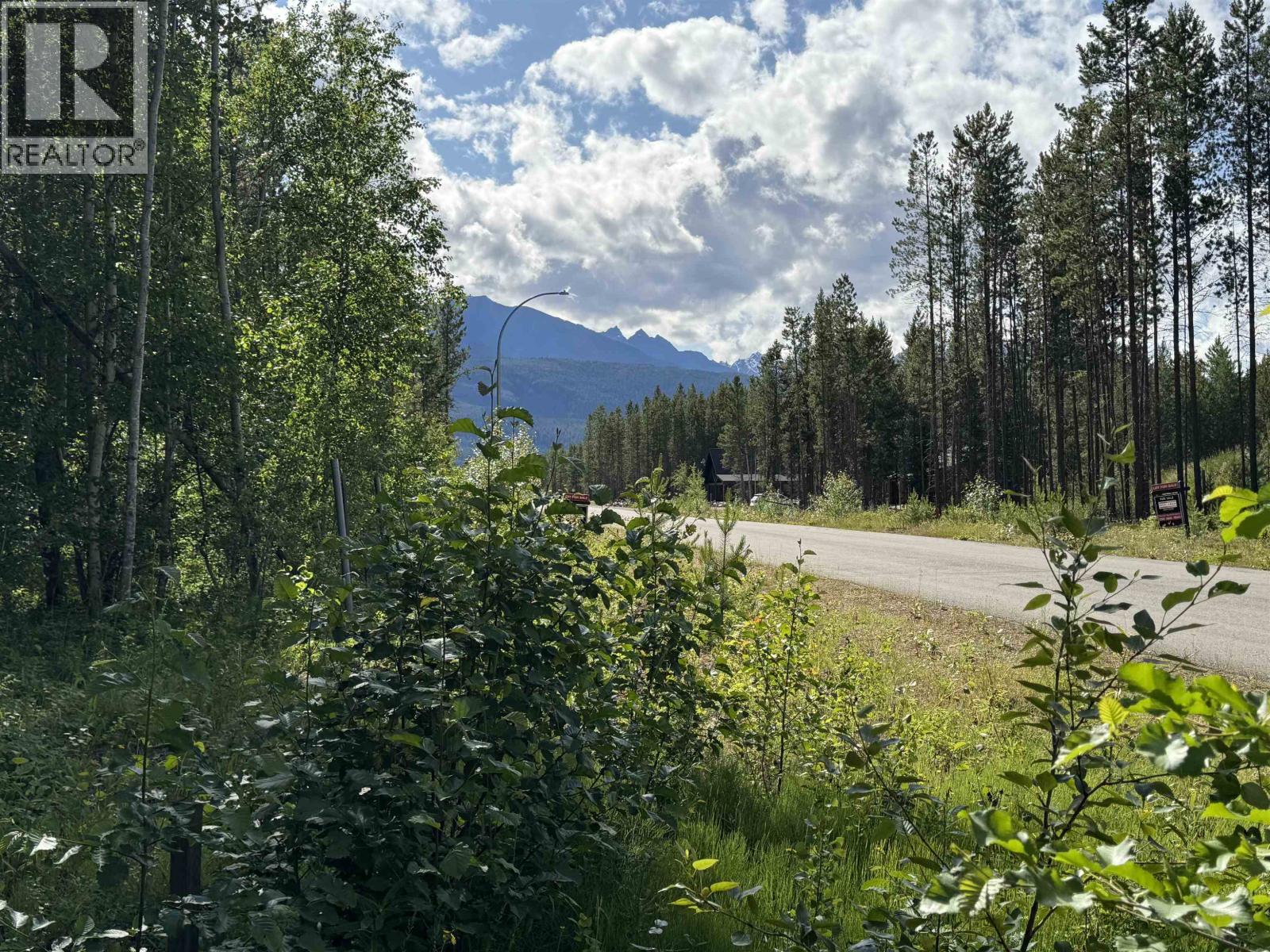 MLS® listing #28725150 for sale located at 1015 18TH AVENUE