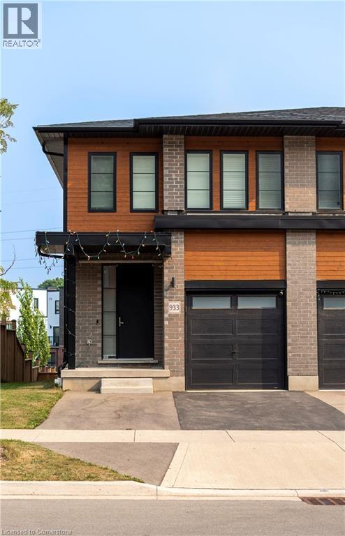 MLS® listing #28725331 for sale located at 933 ROBERT FERRIE Drive