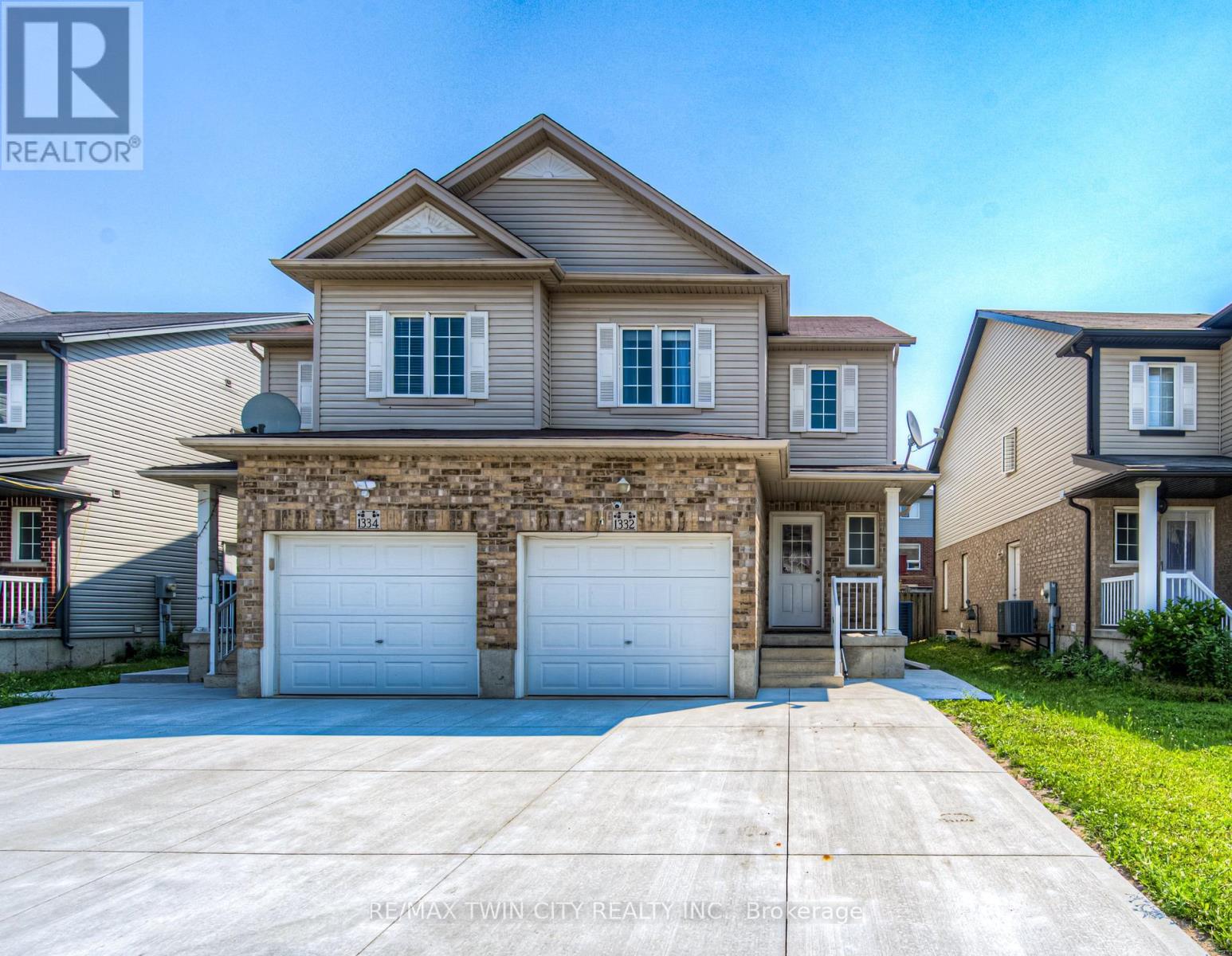 MLS® listing #28726467 for sale located at 1332 COUNTRYSTONE DRIVE