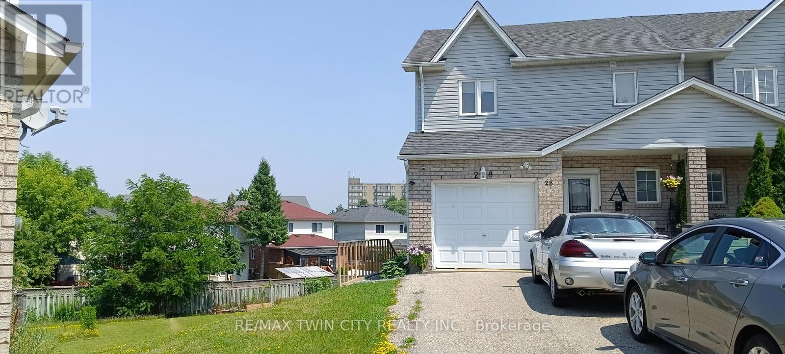 MLS® listing #28729551 for sale located at 28 GOLDEN  TERRACE COURT