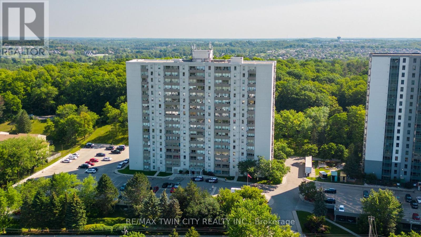 MLS® listing #28729683 for sale located at 211 - 35 GREEN VALLEY DRIVE