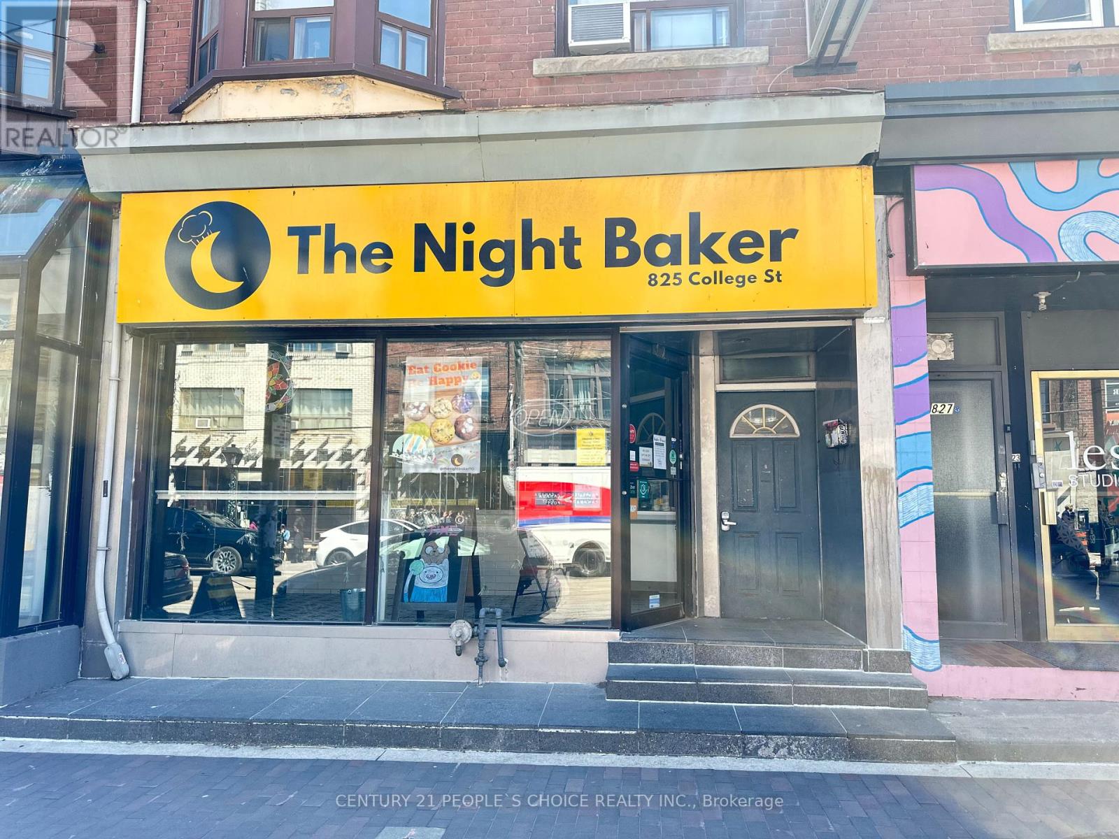 MLS® listing #28731743 for sale located at 825 COLLEGE STREET