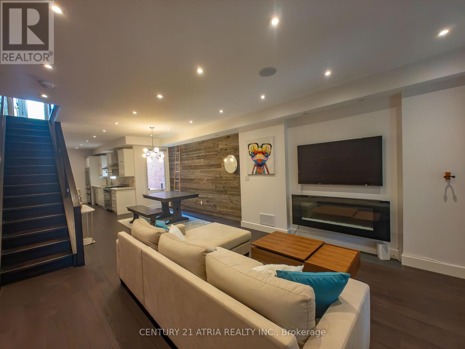 MLS® listing #28733733 for sale located at 329A CLINTON STREET