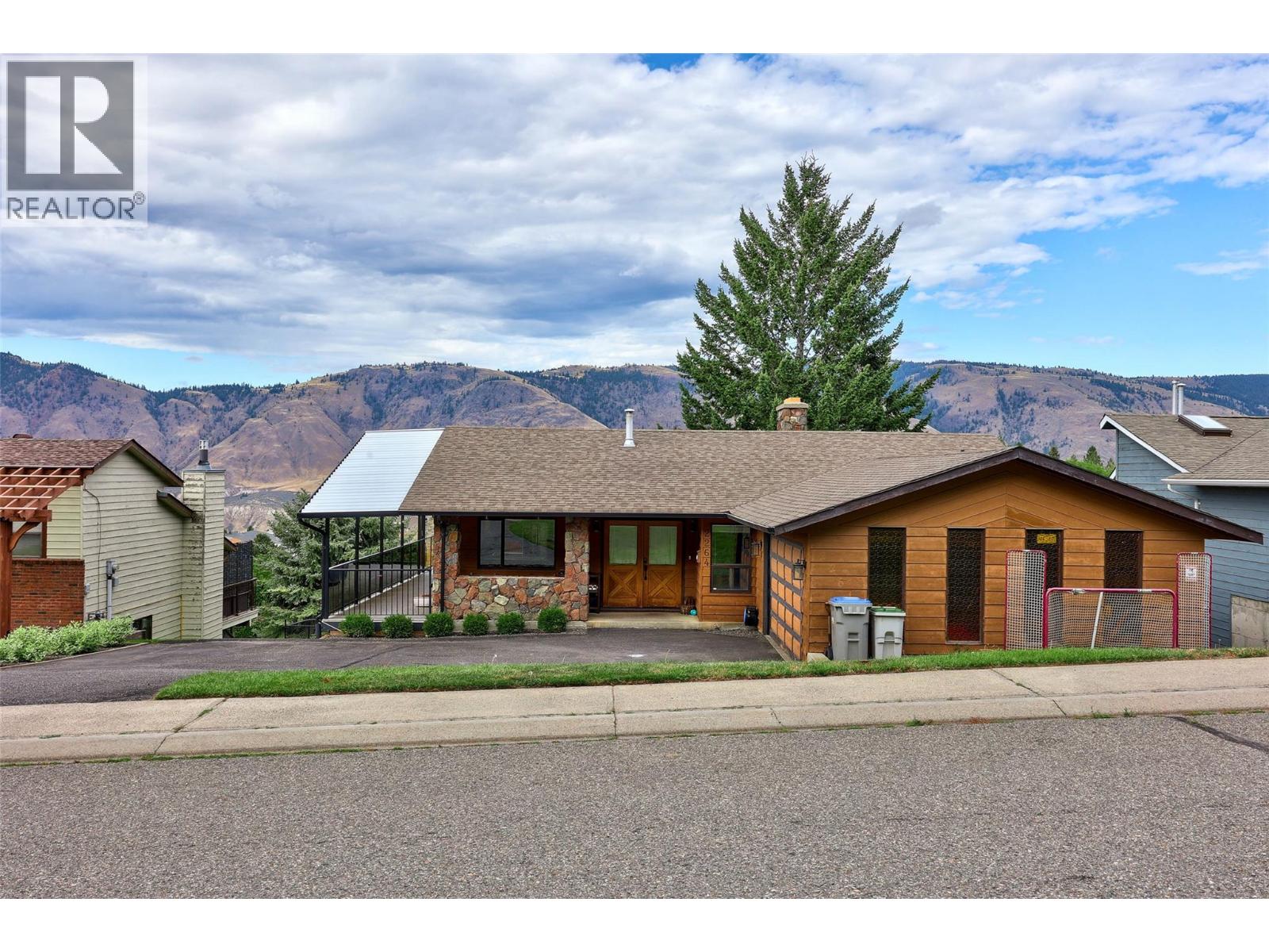 MLS® listing #28733925 for sale located at 2264 Skeena Drive
