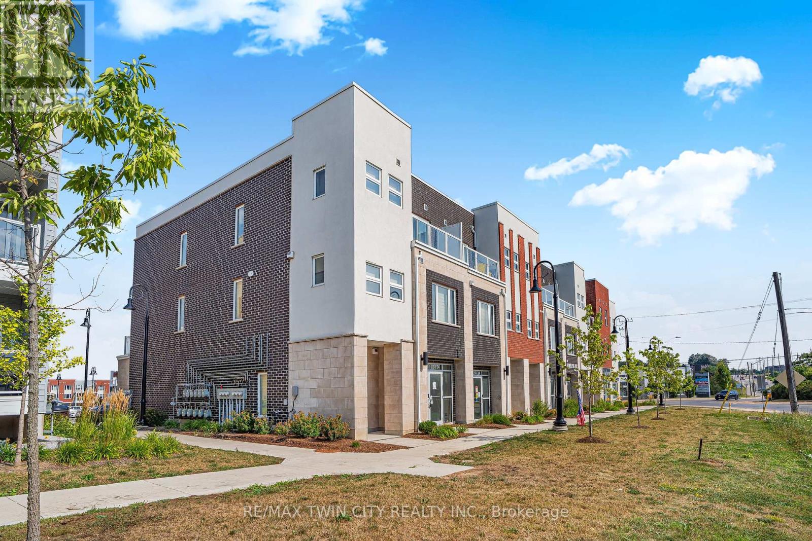 MLS® listing #28735622 for sale located at 109 - 124 SEABROOK DRIVE