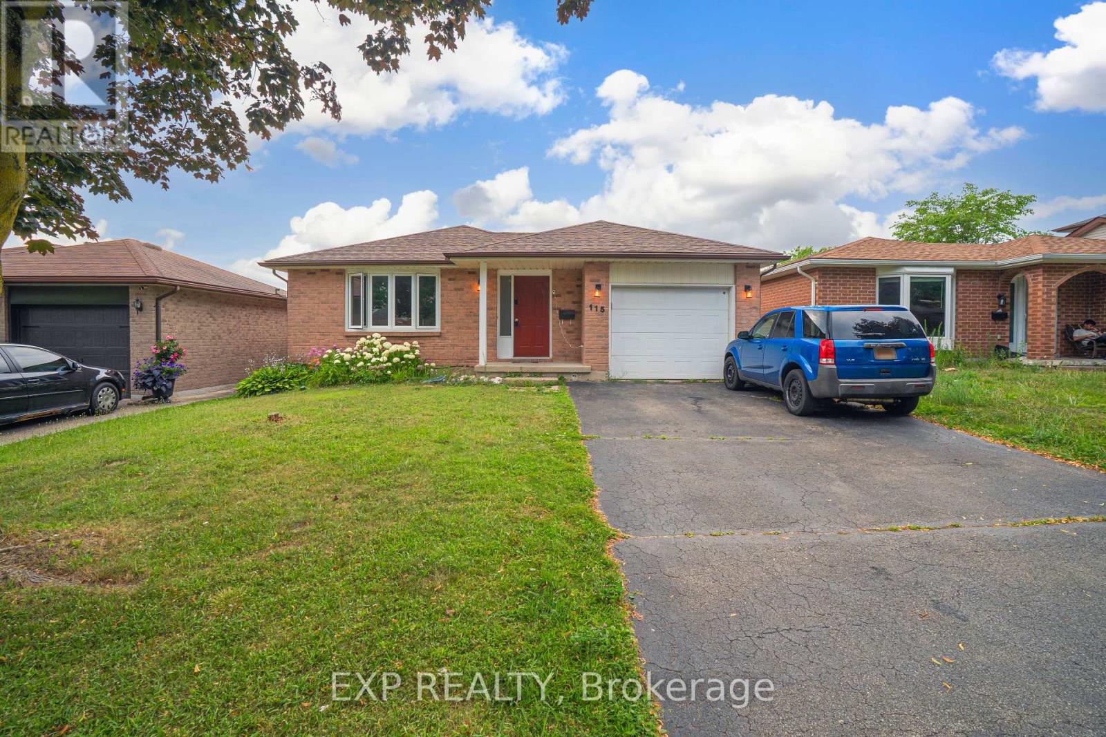 MLS® listing #28738637 for sale located at 115 SCENIC WOOD CRESCENT