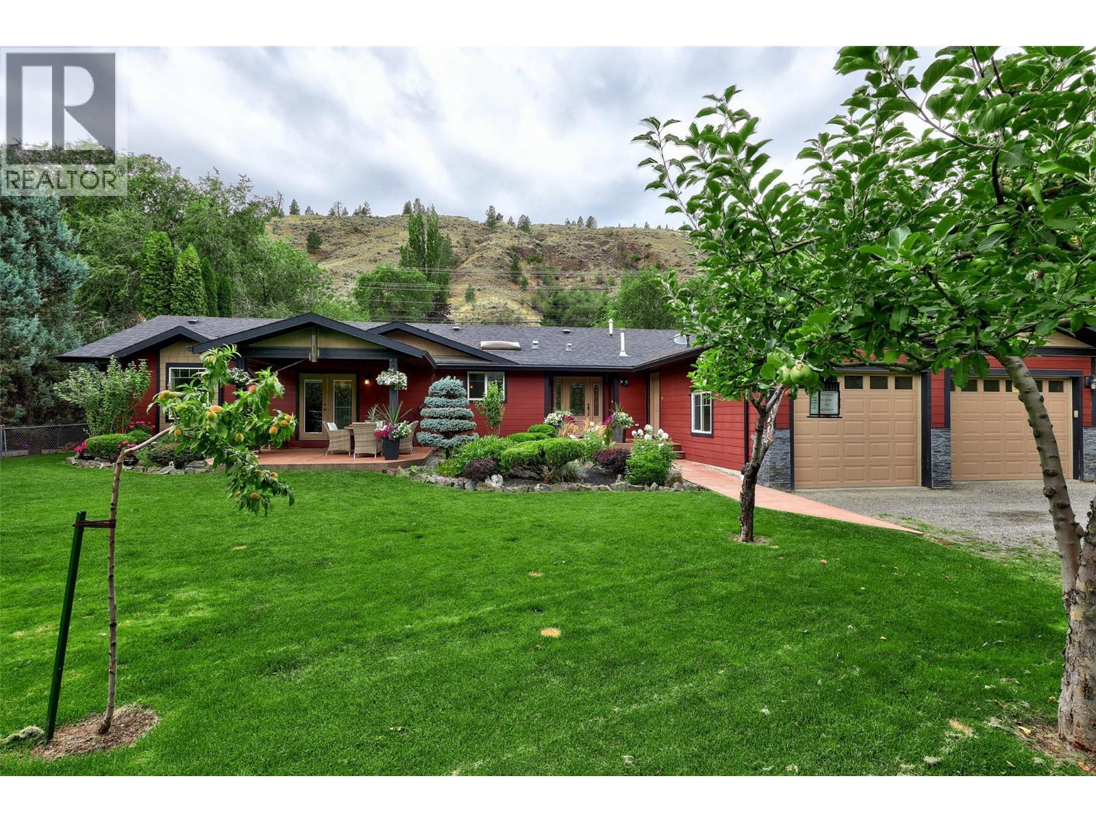 MLS® listing #28739078 for sale located at 2546 Elston Drive