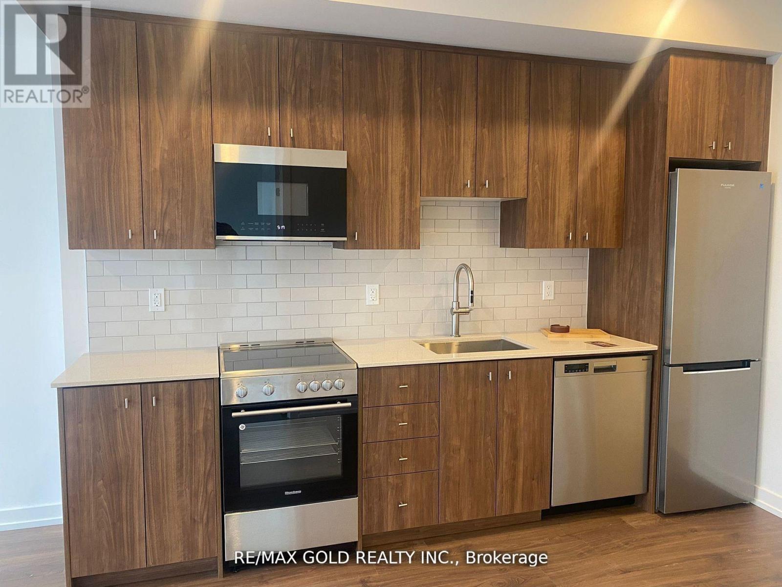 MLS® listing #28741177 for sale located at 1914 - 15 WELLINGTON STREET S