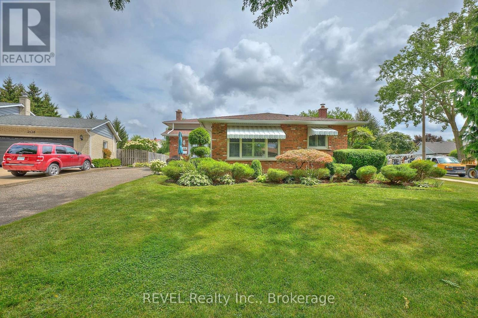 MLS® listing #28742108 for sale located at 4148 PRESTON AVENUE