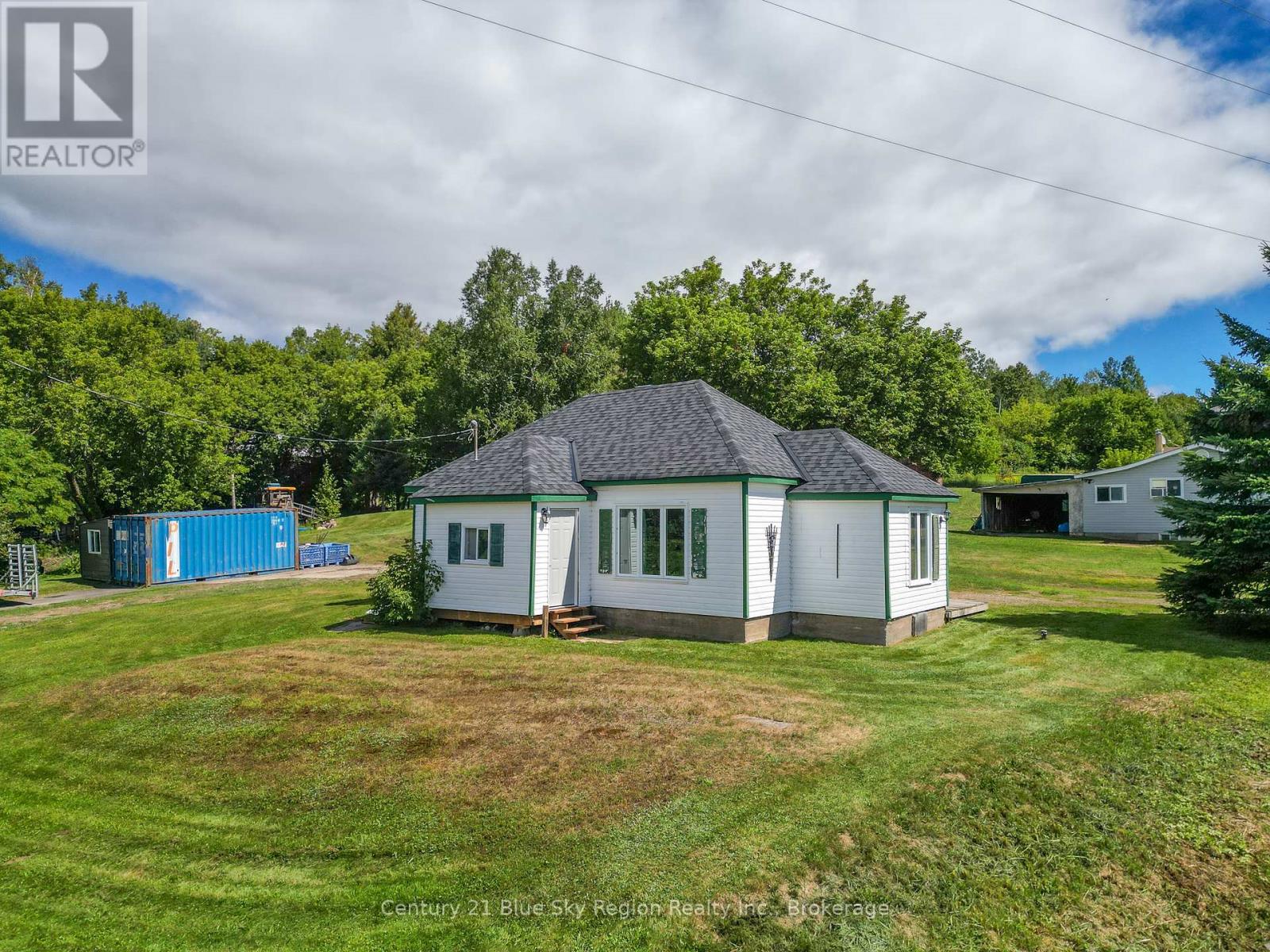 MLS® listing #28744578 for sale located at 101 BOISVERT STREET