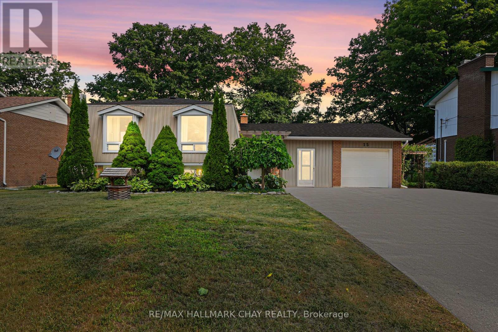 MLS® listing #28744662 for sale located at 15 VIEL STREET