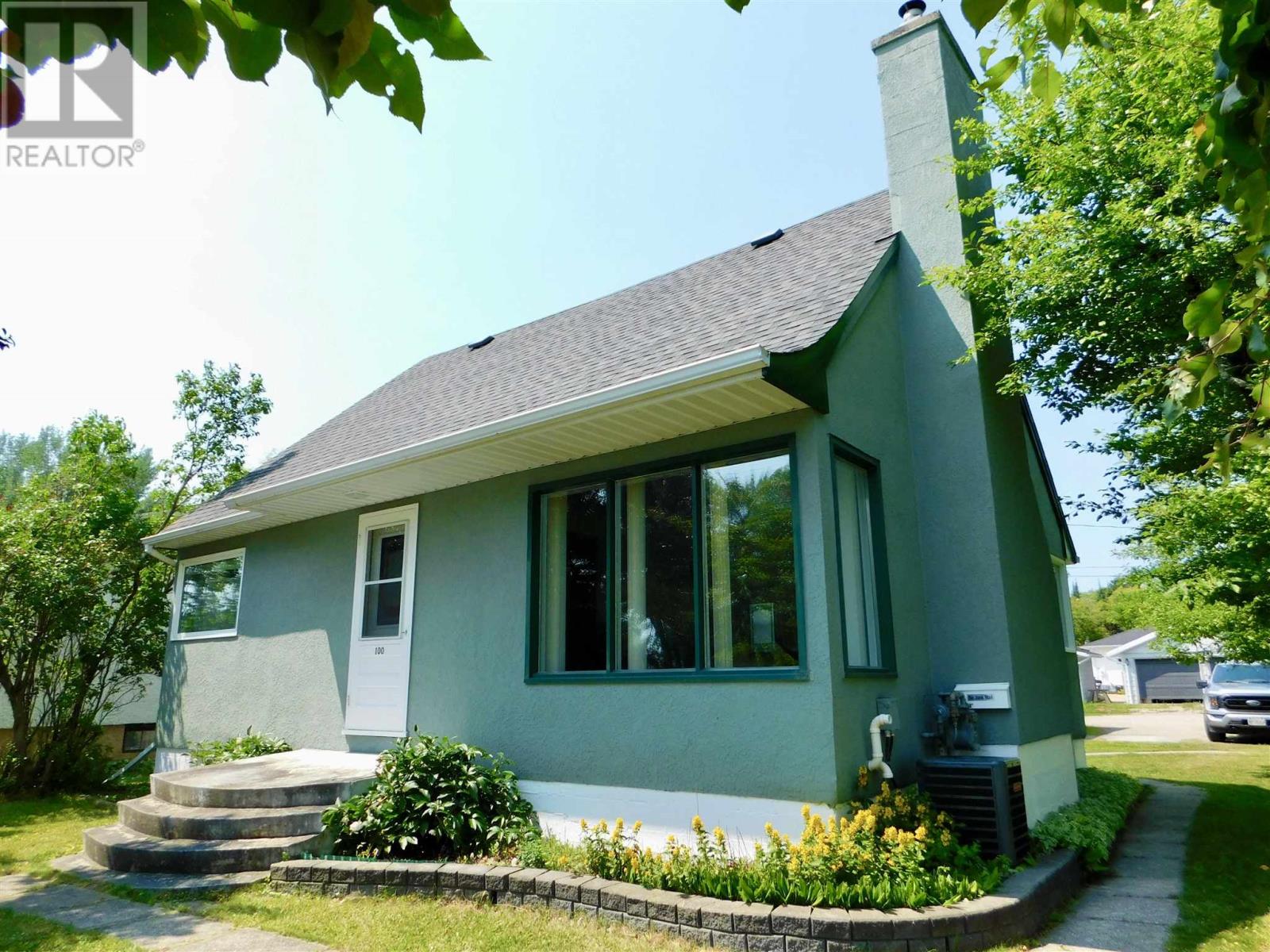 MLS® listing #28745350 for sale located at 100 Memorial AVE