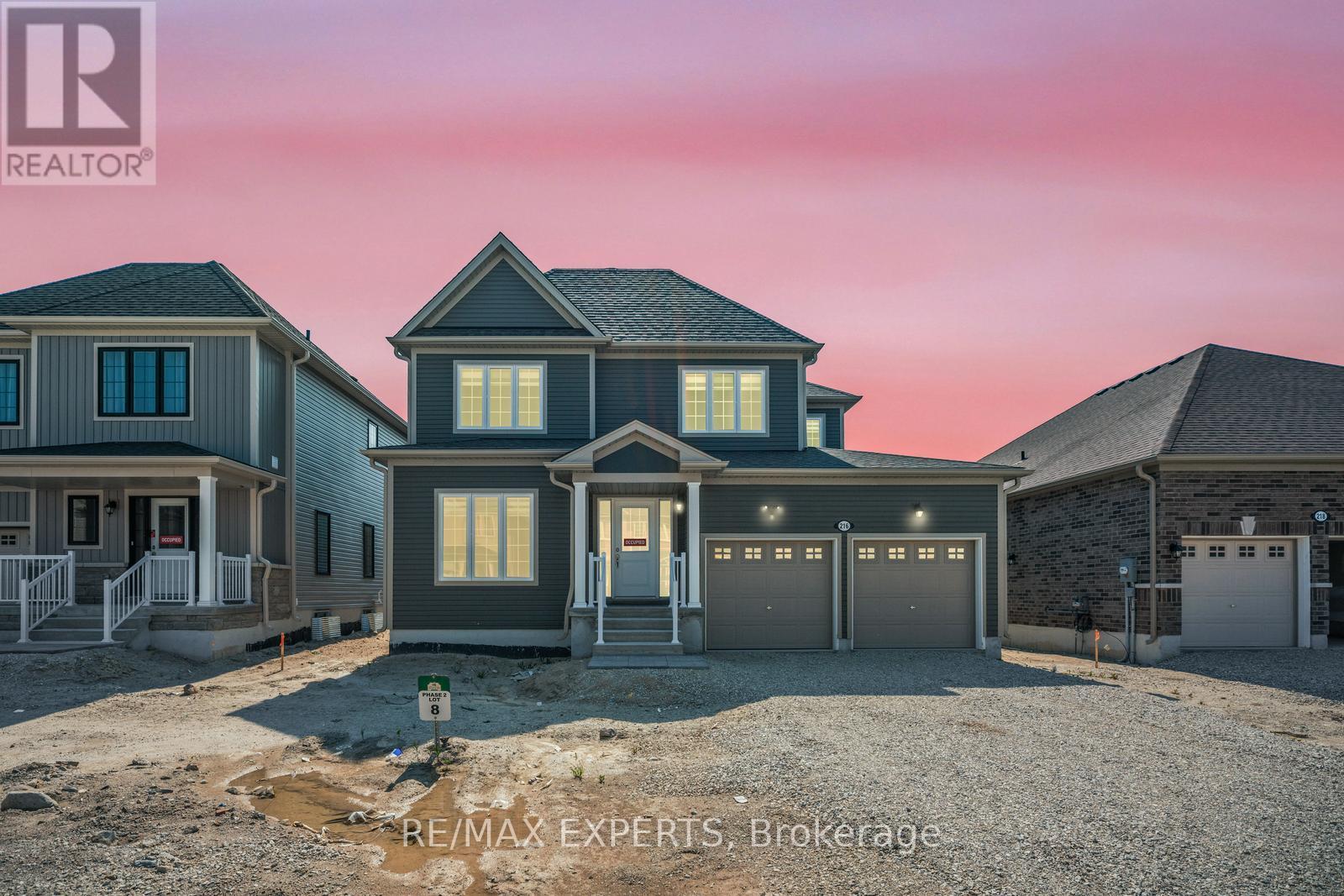 MLS® listing #28745564 for sale located at 216 CUBITT STREET