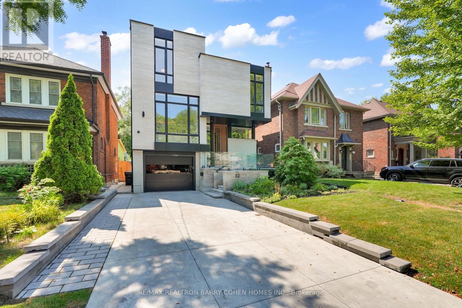 MLS® listing #28746213 for sale located at 52 ELMSTHORPE AVENUE