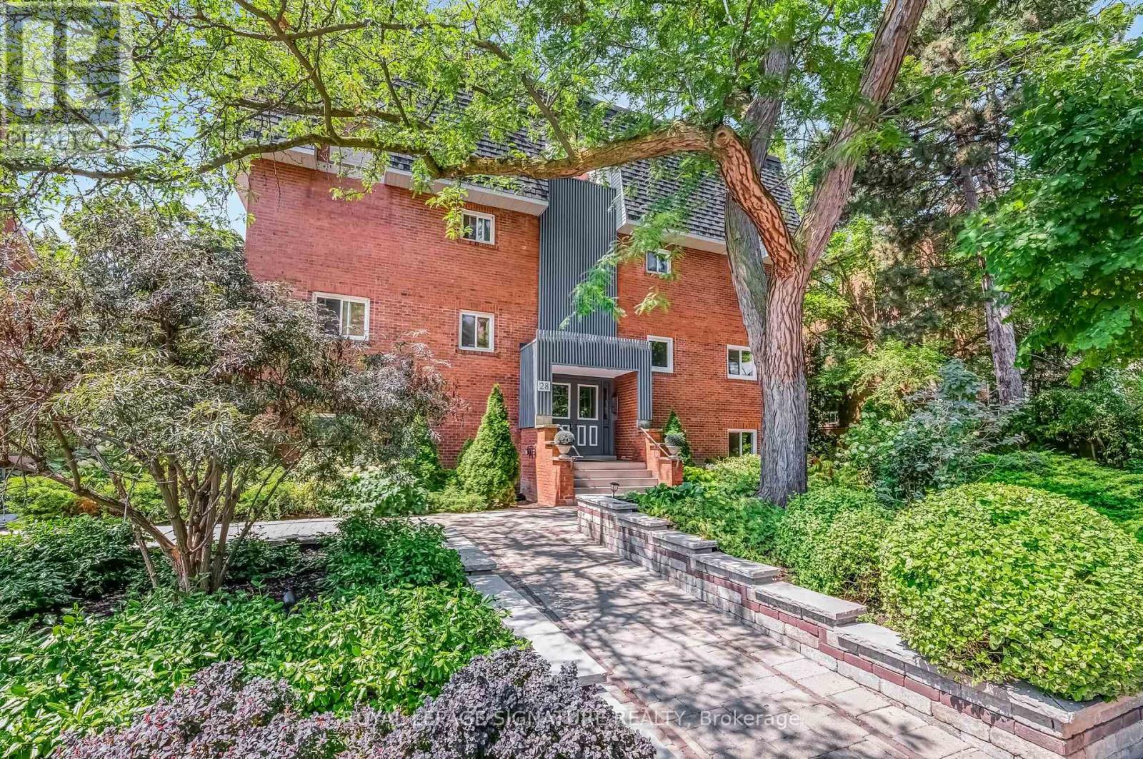 MLS® listing #28746508 for sale located at 10 - 28 ADMIRAL ROAD