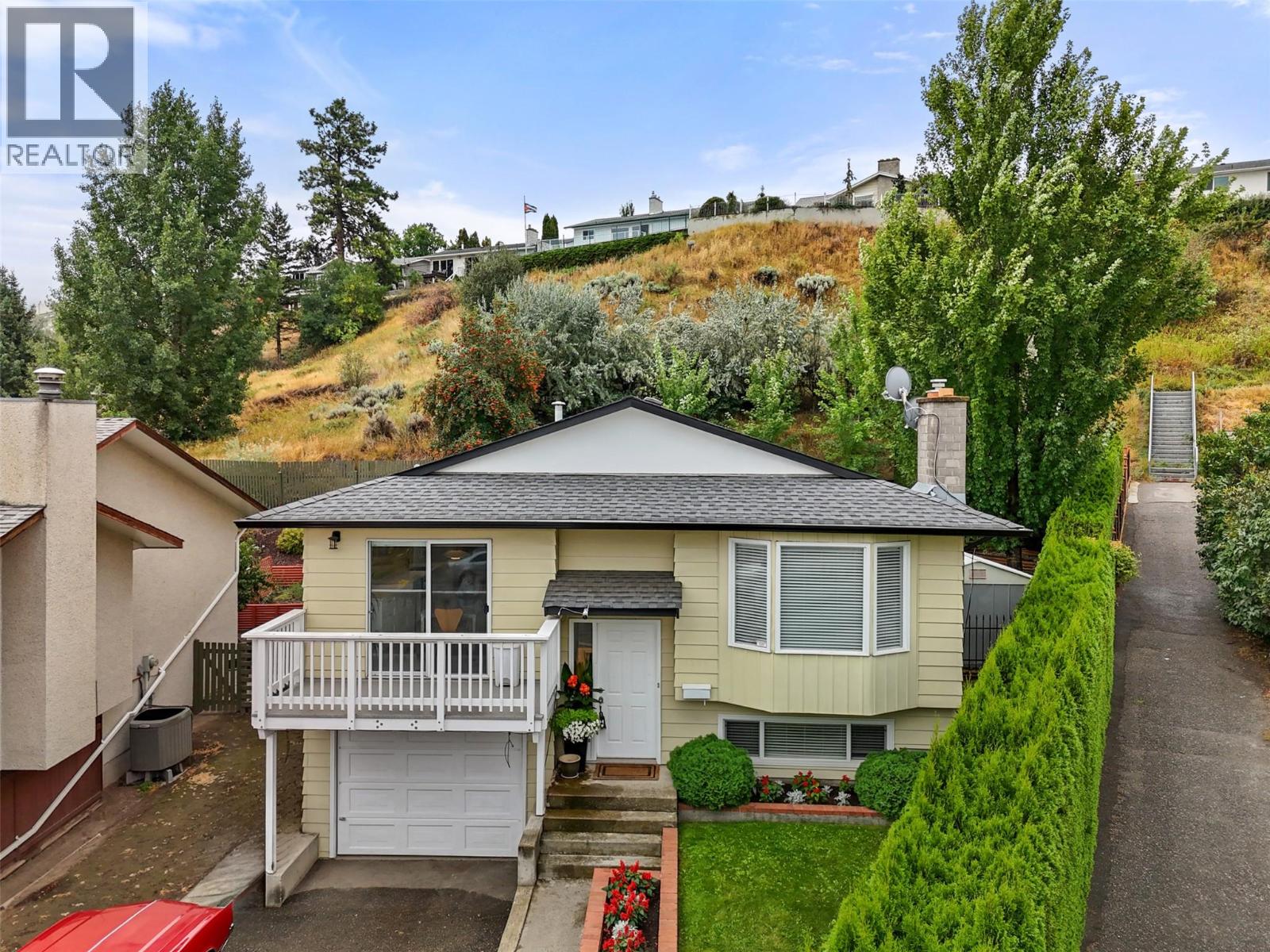 MLS® listing #28747479 for sale located at 1289 MONASHEE Court
