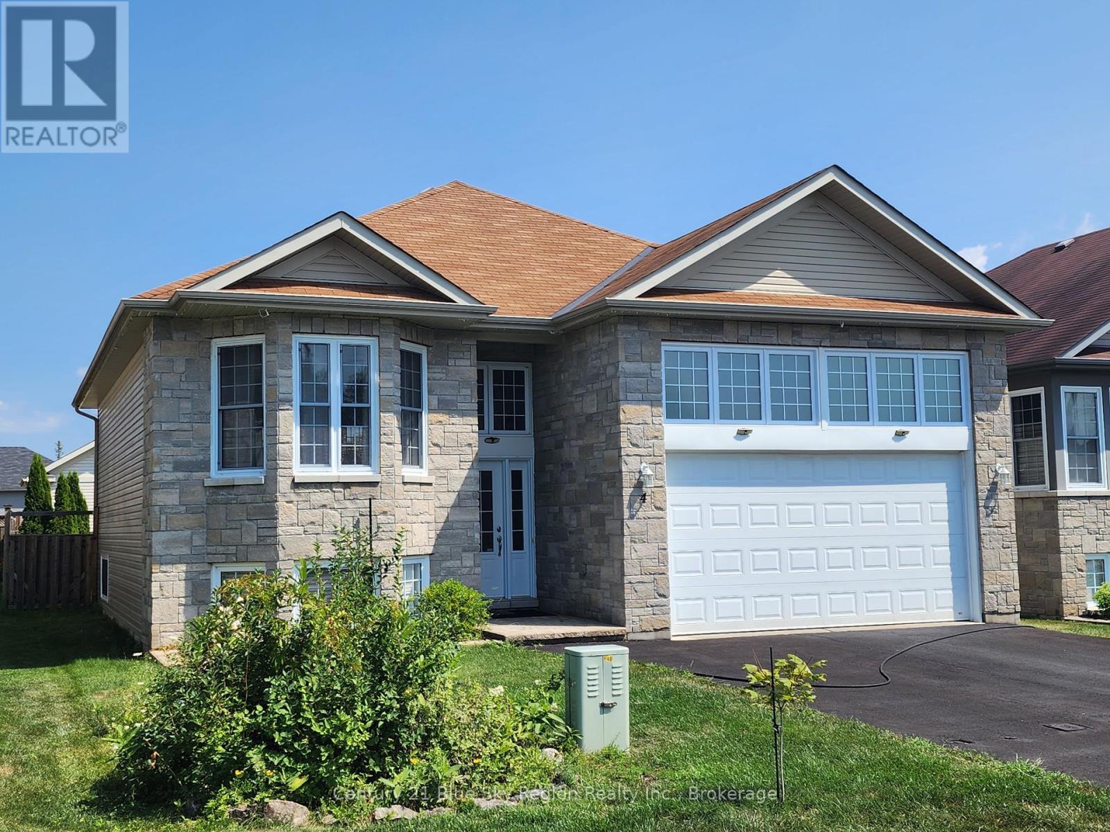 MLS® listing #28749352 for sale located at 4 BROOKLAND DRIVE