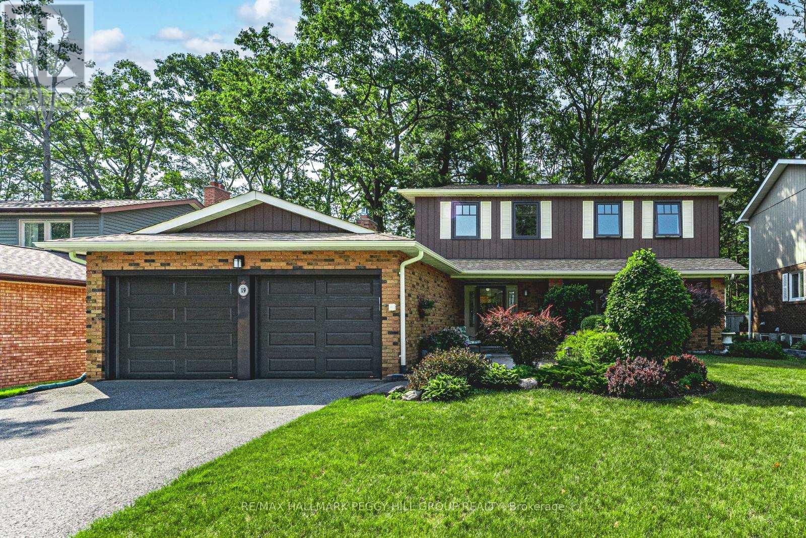MLS® listing #28749453 for sale located at 19 OAKRIDGE DRIVE